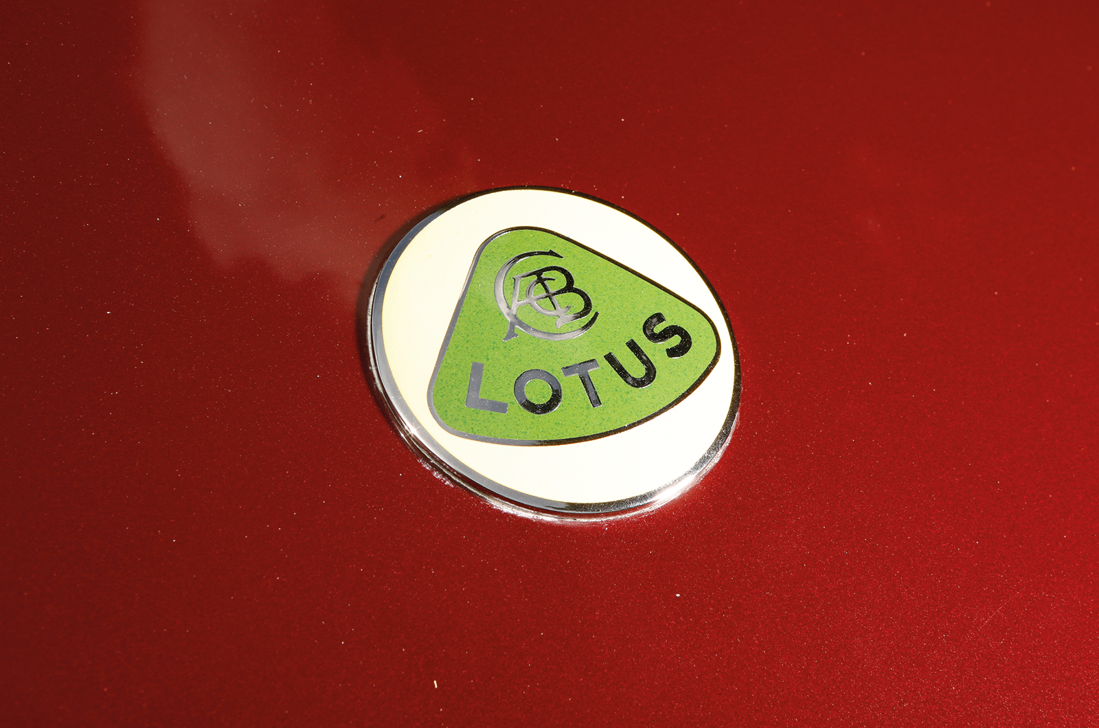 Classic & Sports Car – Little gems: Alfa Romeo vs MG vs Lotus vs Porsche