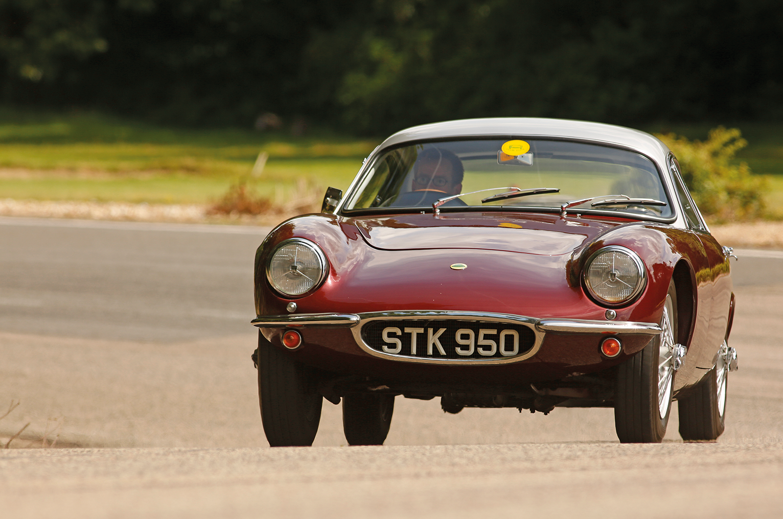 Classic & Sports Car – Little gems: Alfa Romeo vs MG vs Lotus vs Porsche
