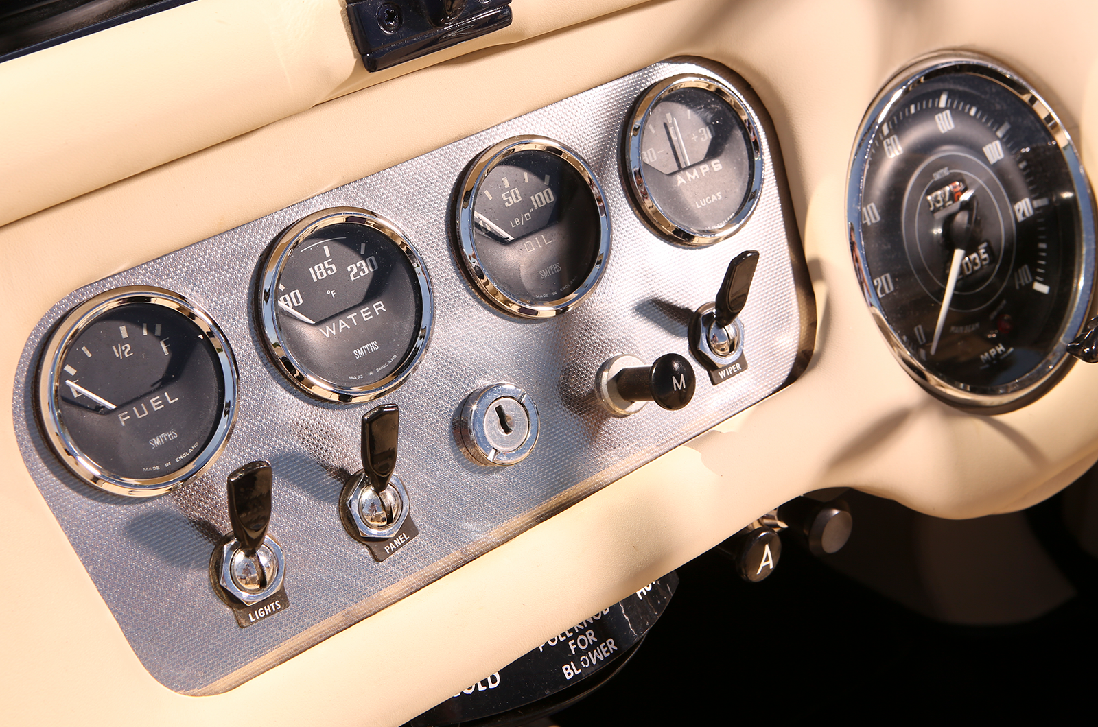 Classic & Sports Car – The comeback kid: Daimler SP250 restoration