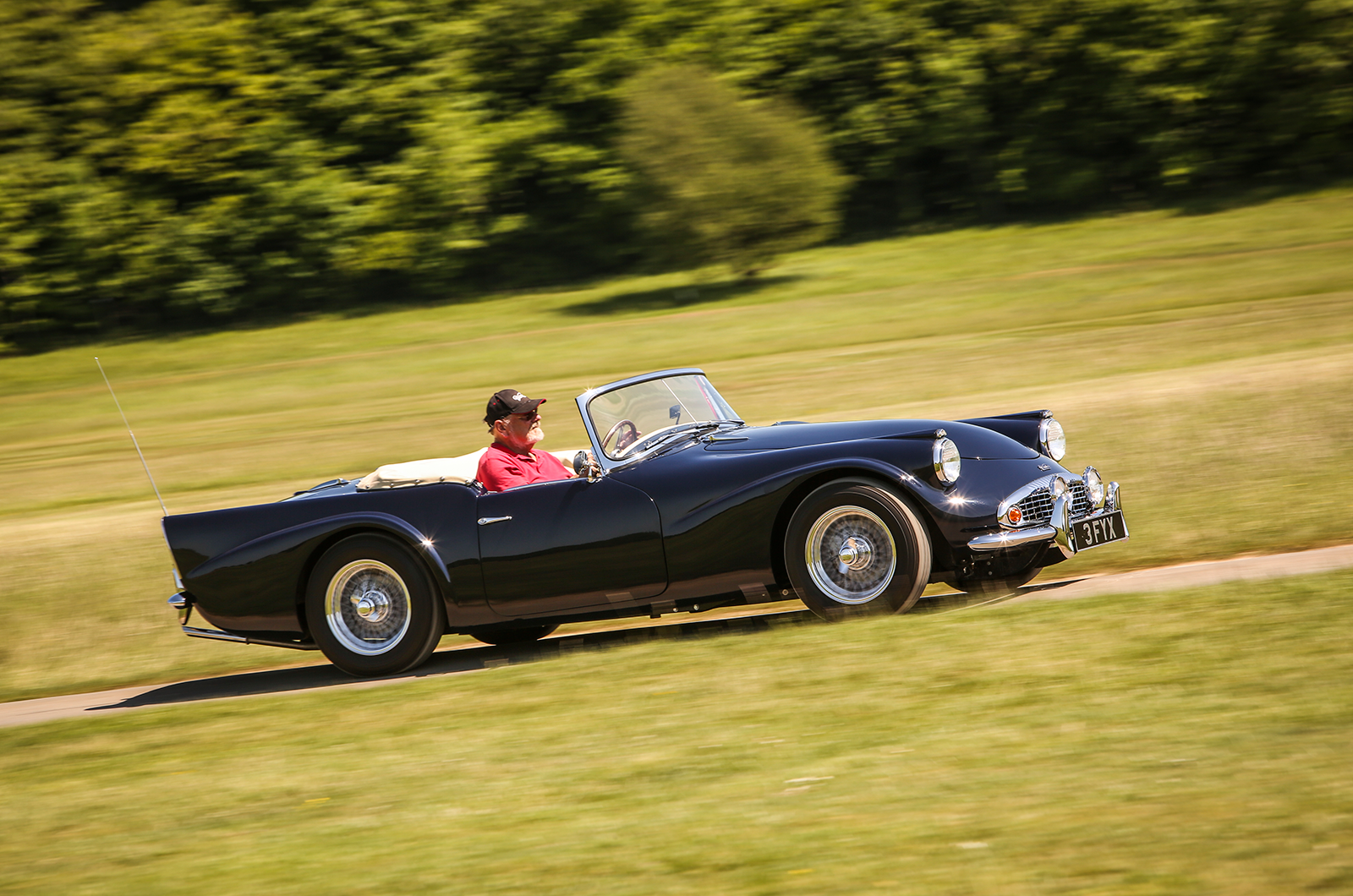 Classic & Sports Car – The comeback kid: Daimler SP250 restoration