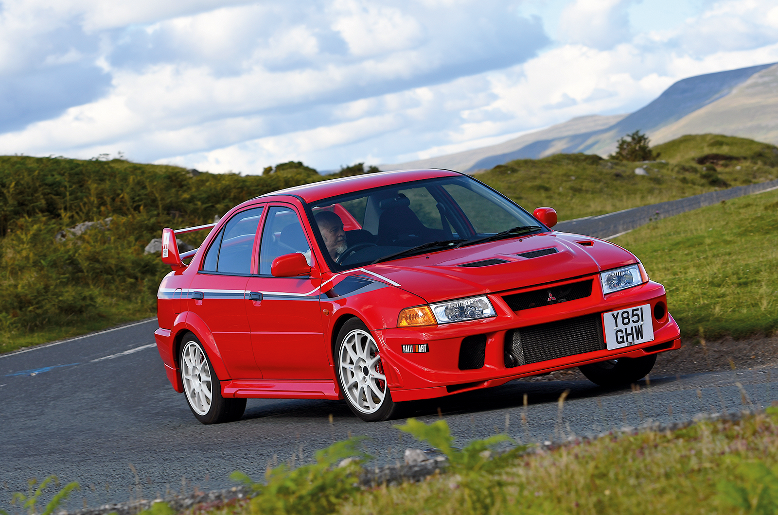 Classic & Sports Car – Signing off in style: Mitsubishi Lancer Evolution VI vs Evolution X