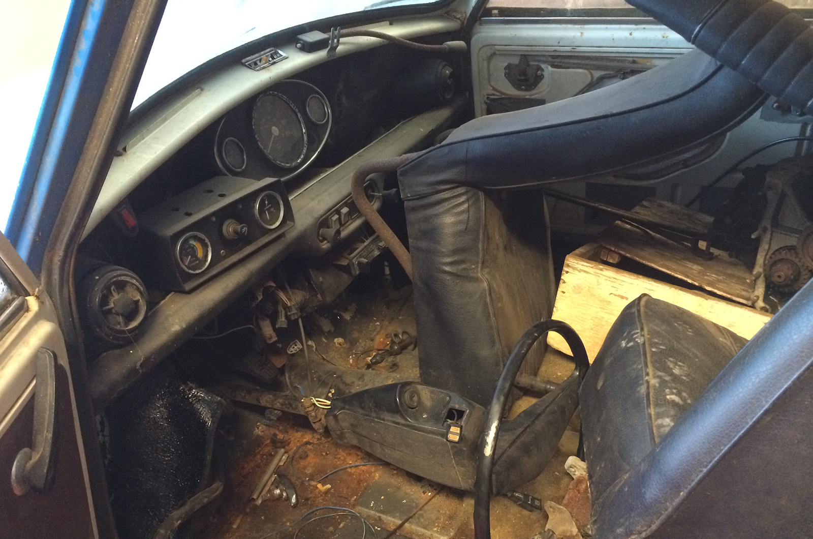 Classic & Sports Car – 60,000 miles around the world in Minis