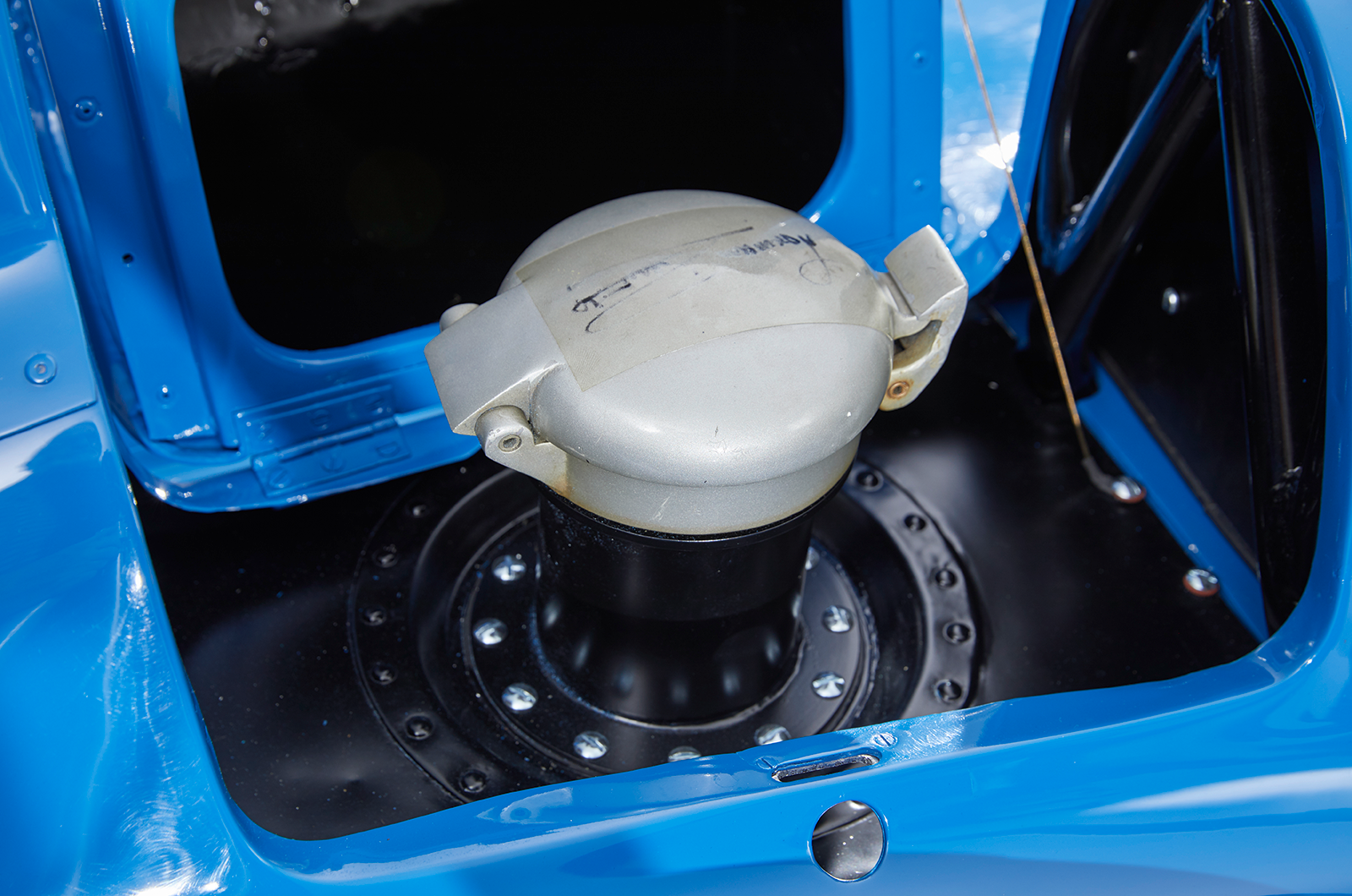 Classic & Sports Car – The hero to zero and back tale of this Jaguar D-type