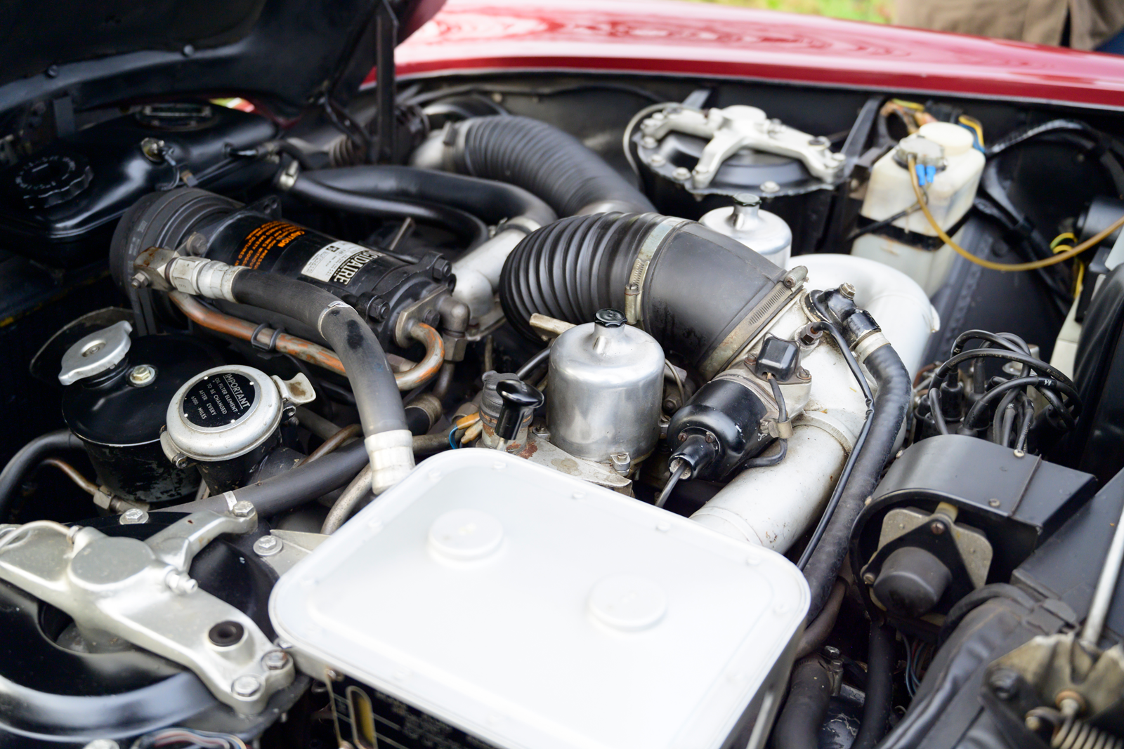 Classic & Sports Car – Glamour models: Mercedes-Benz 280SE 3.5 Coupé vs Rolls-Royce Silver Shadow MPW