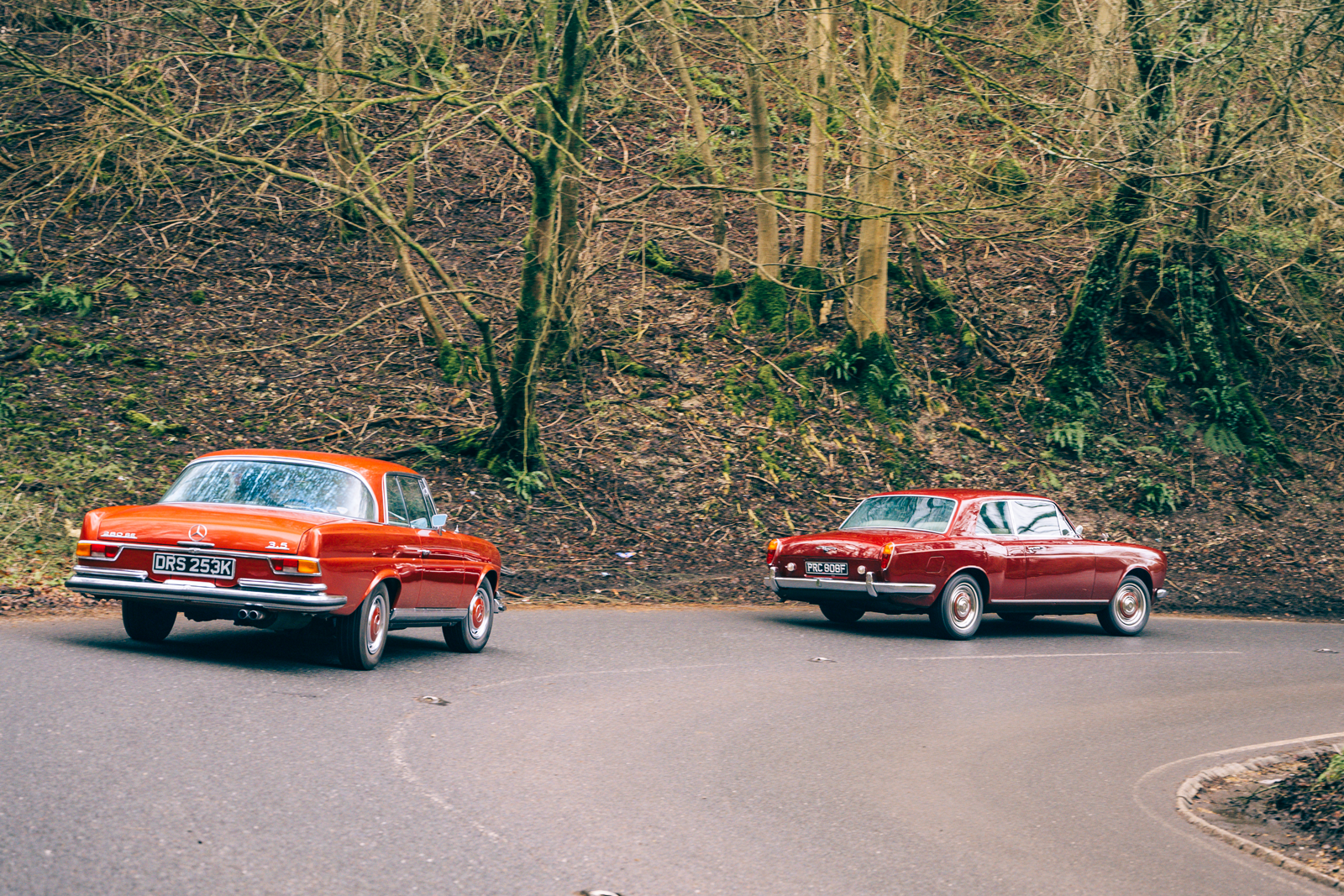 Classic & Sports Car – Glamour models: Mercedes-Benz 280SE 3.5 Coupé vs Rolls-Royce Silver Shadow MPW