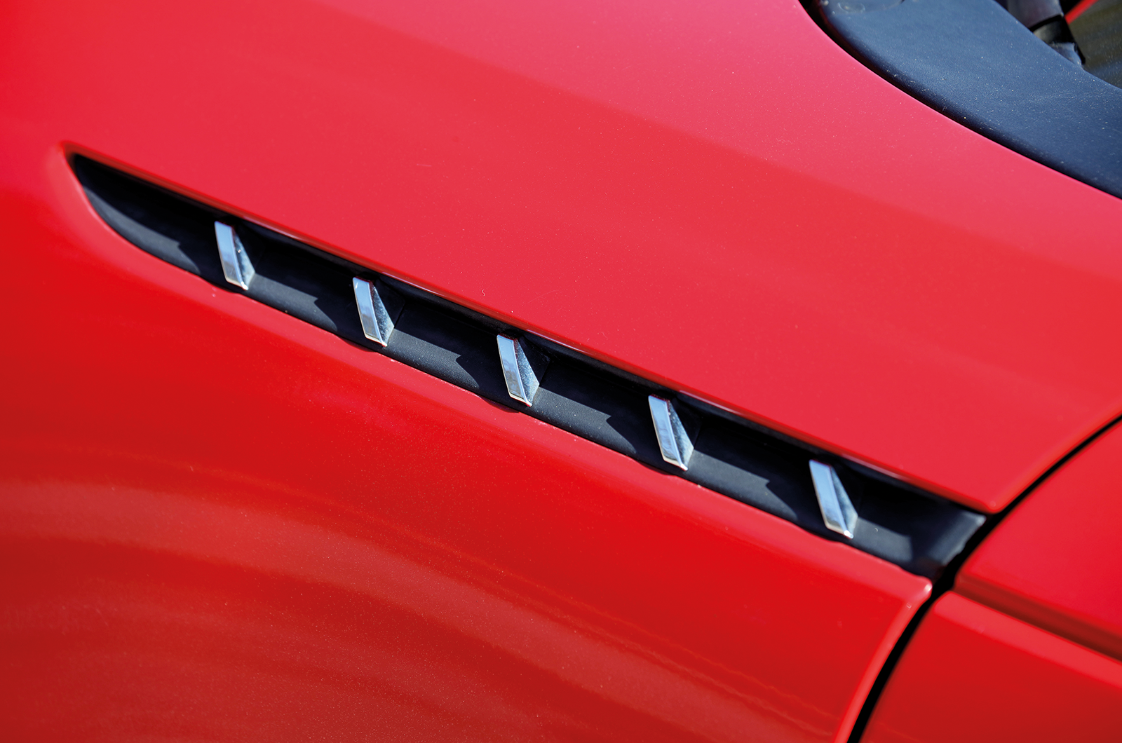 Classic & Sports Car – Is the reborn Ford Thunderbird really that bad?