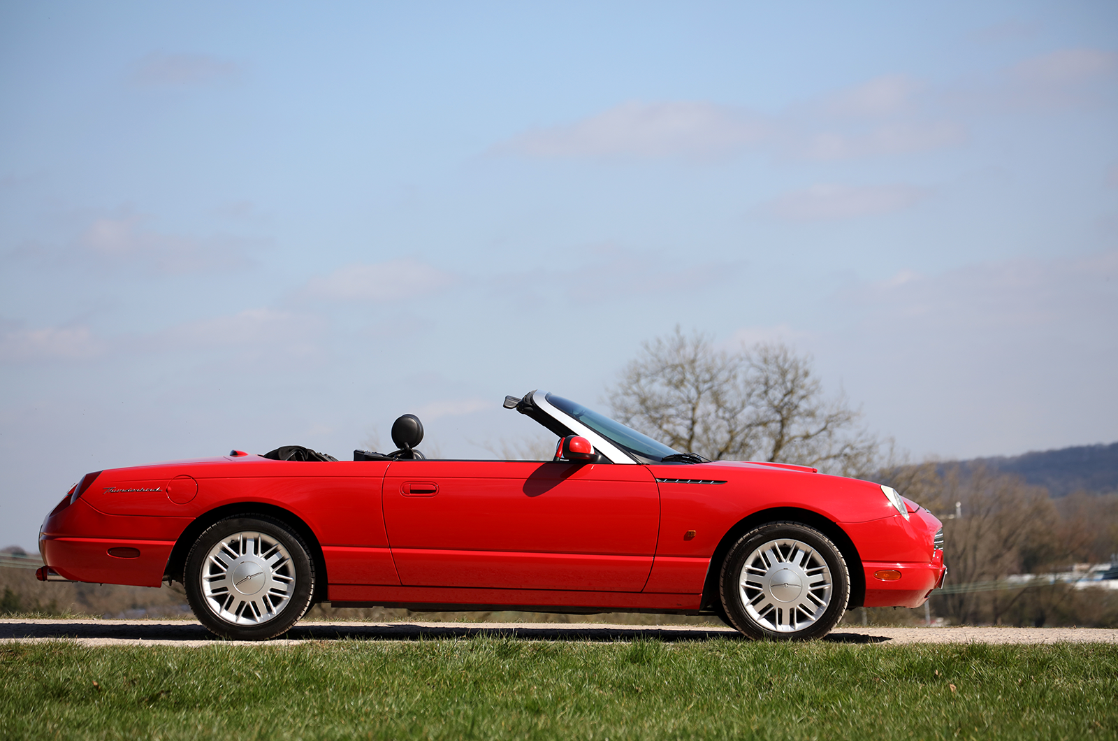 Classic & Sports Car – Is the reborn Ford Thunderbird really that bad?