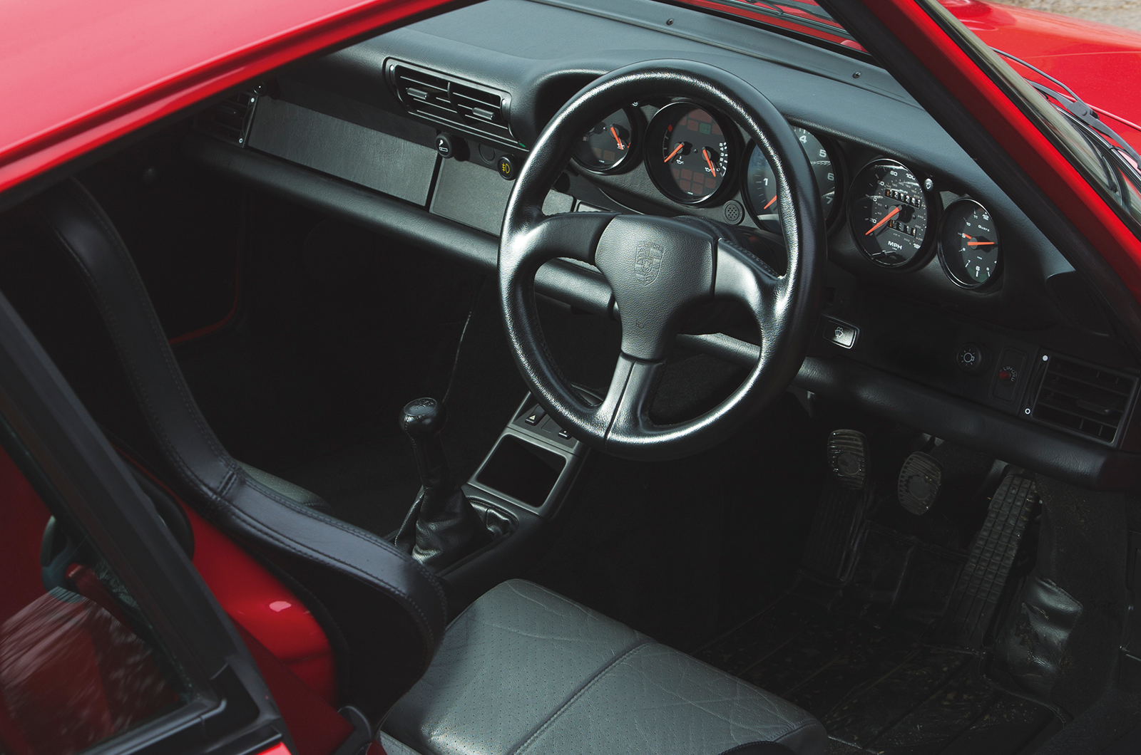 Classic & Sports Car – Porsche dream machines: 911 RS 3.8 vs 928 GTS