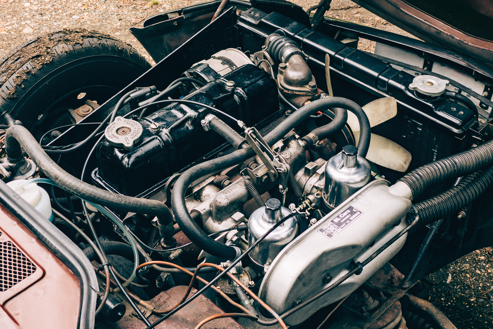 Classic & Sports Car – Shared heart: MG Midget 1500 vs Triumph Spitfire 1500