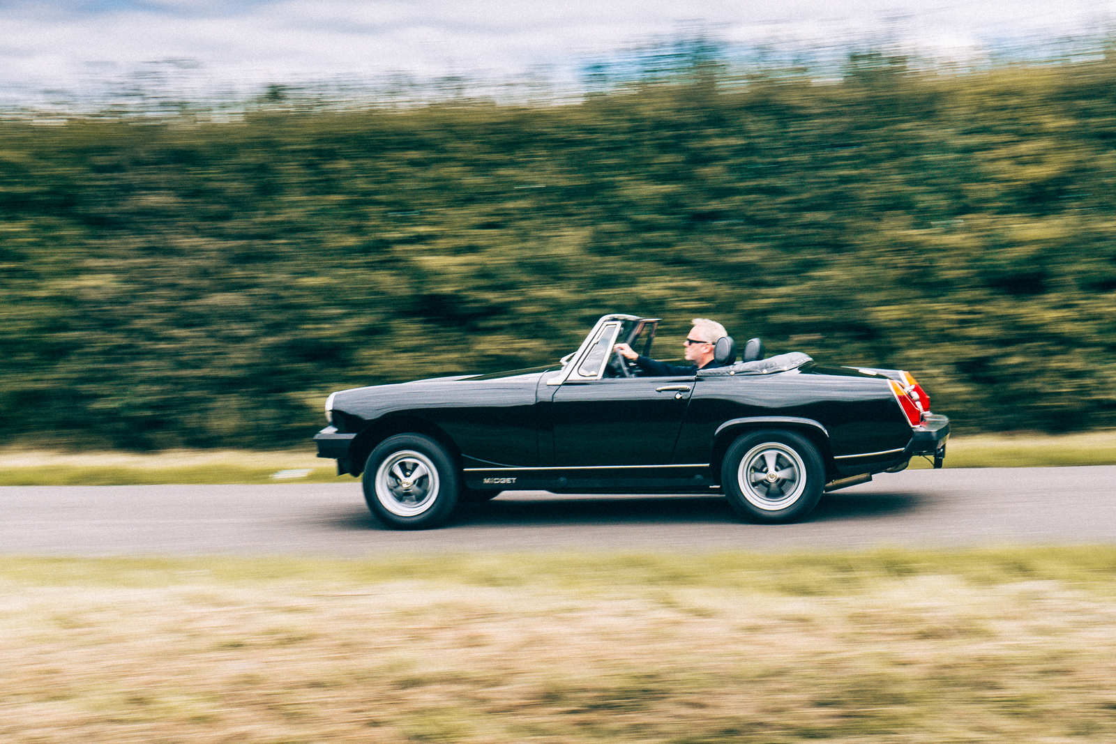 Classic & Sports Car – Shared heart: MG Midget 1500 vs Triumph Spitfire 1500