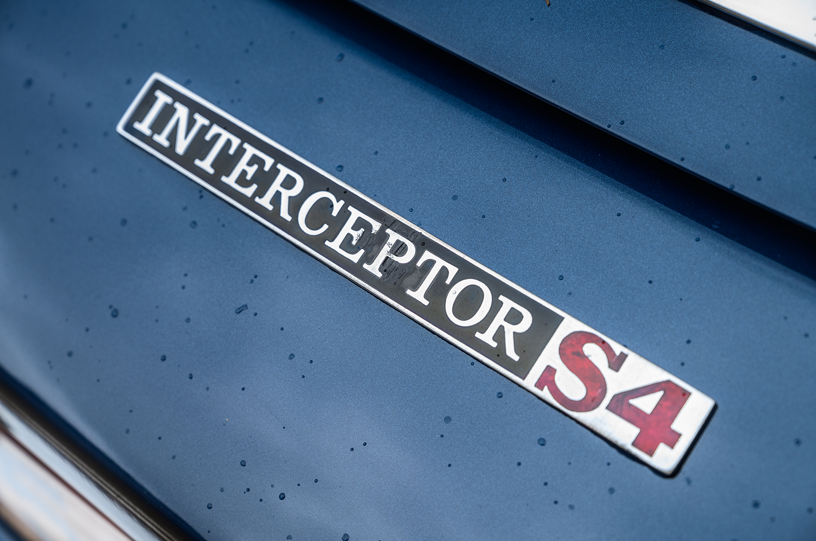 Classic & Sports Car – Driving the cars of The Saint: Volvo P1800, Jaguar XJ-S, Jensen Interceptor and Volvo C70