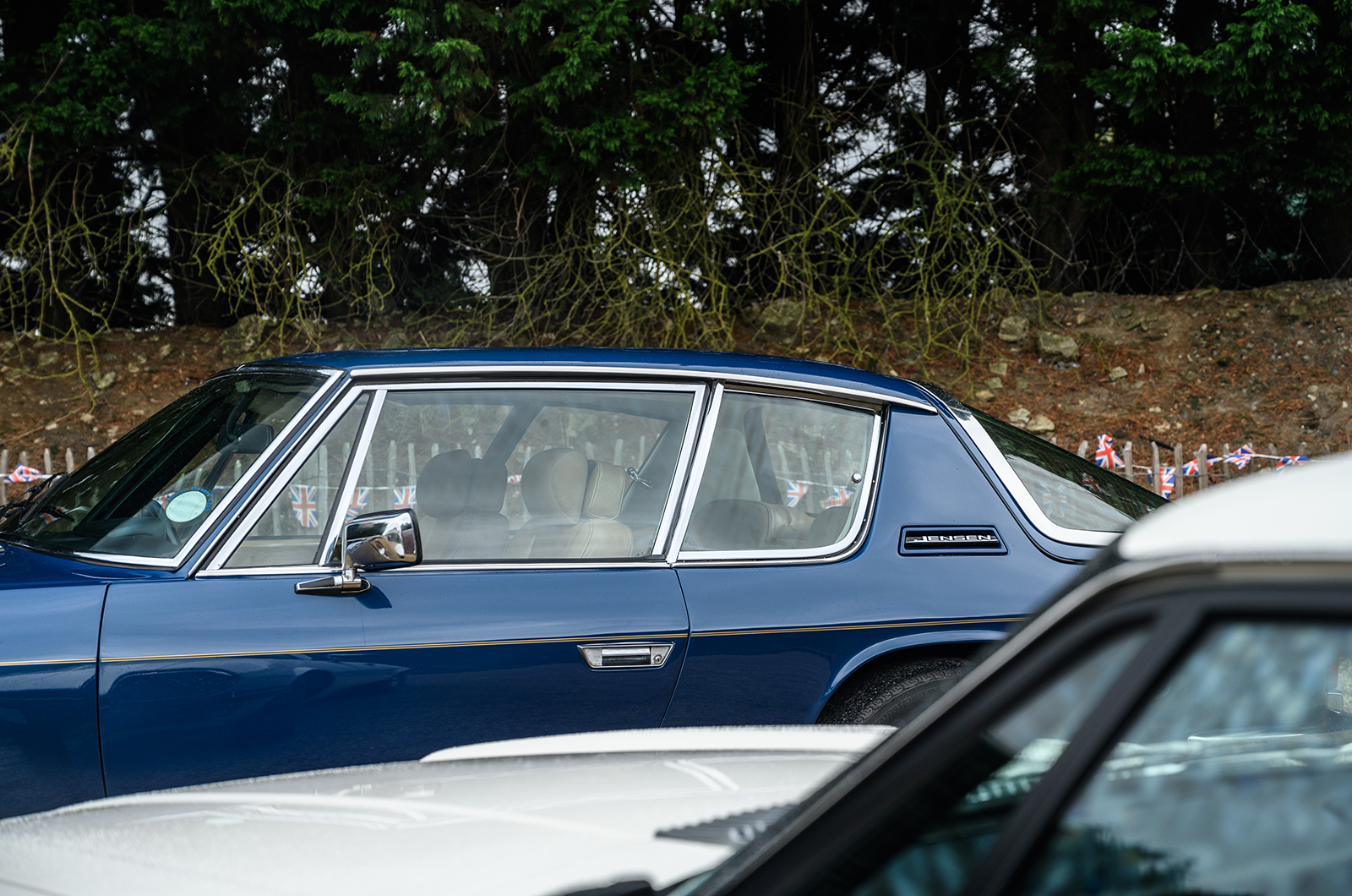 Classic & Sports Car – Driving the cars of The Saint: Volvo P1800, Jaguar XJ-S, Jensen Interceptor and Volvo C70