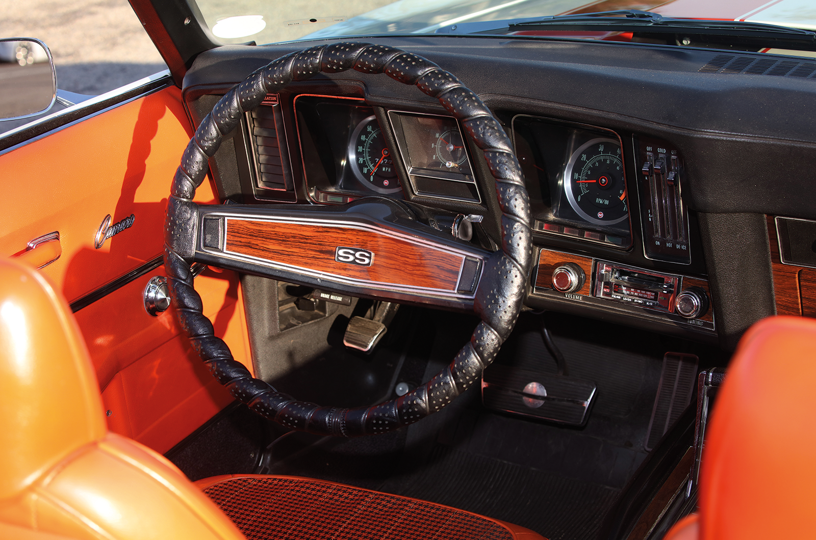 Classic & Sports Car – Muscle-car shoot-out: Chevrolet Camaro SS 396 Indy Pace Car vs Shelby GT500 Cobra Jet