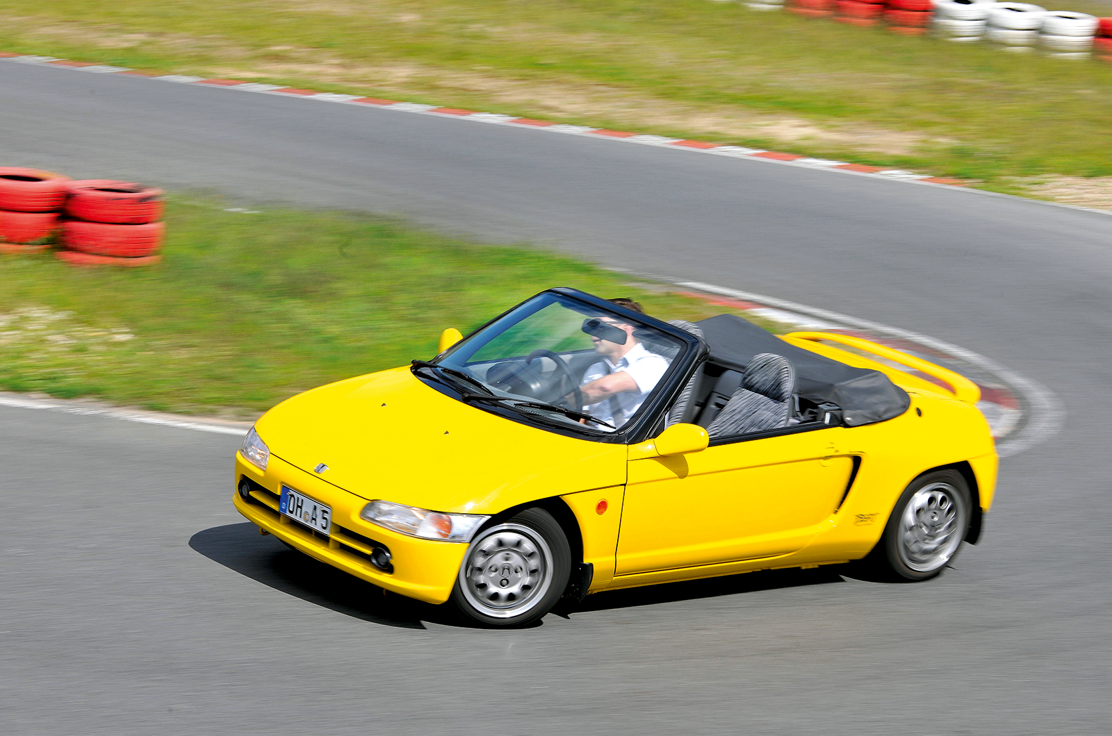 Classic & Sports Car – Tiddlers on test: Suzuki Cappuccino vs Honda Beat