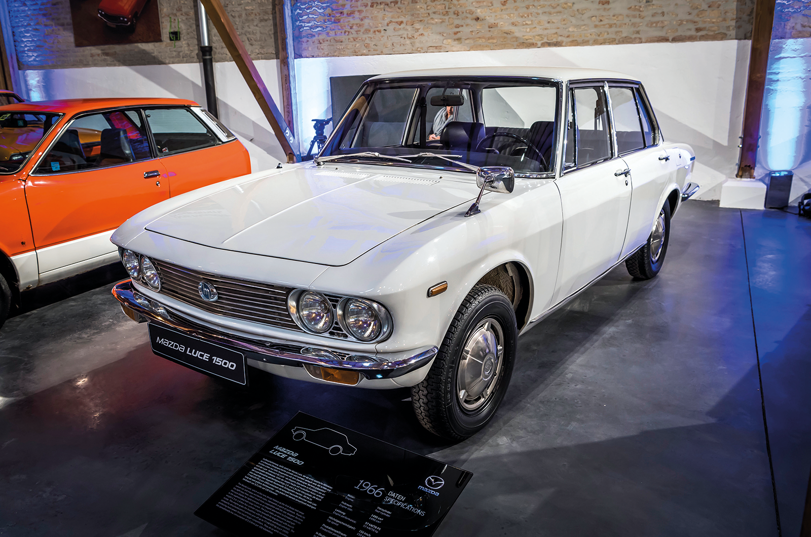 Classic & Sports Car – Classic shrine: Automobil Museum Frey