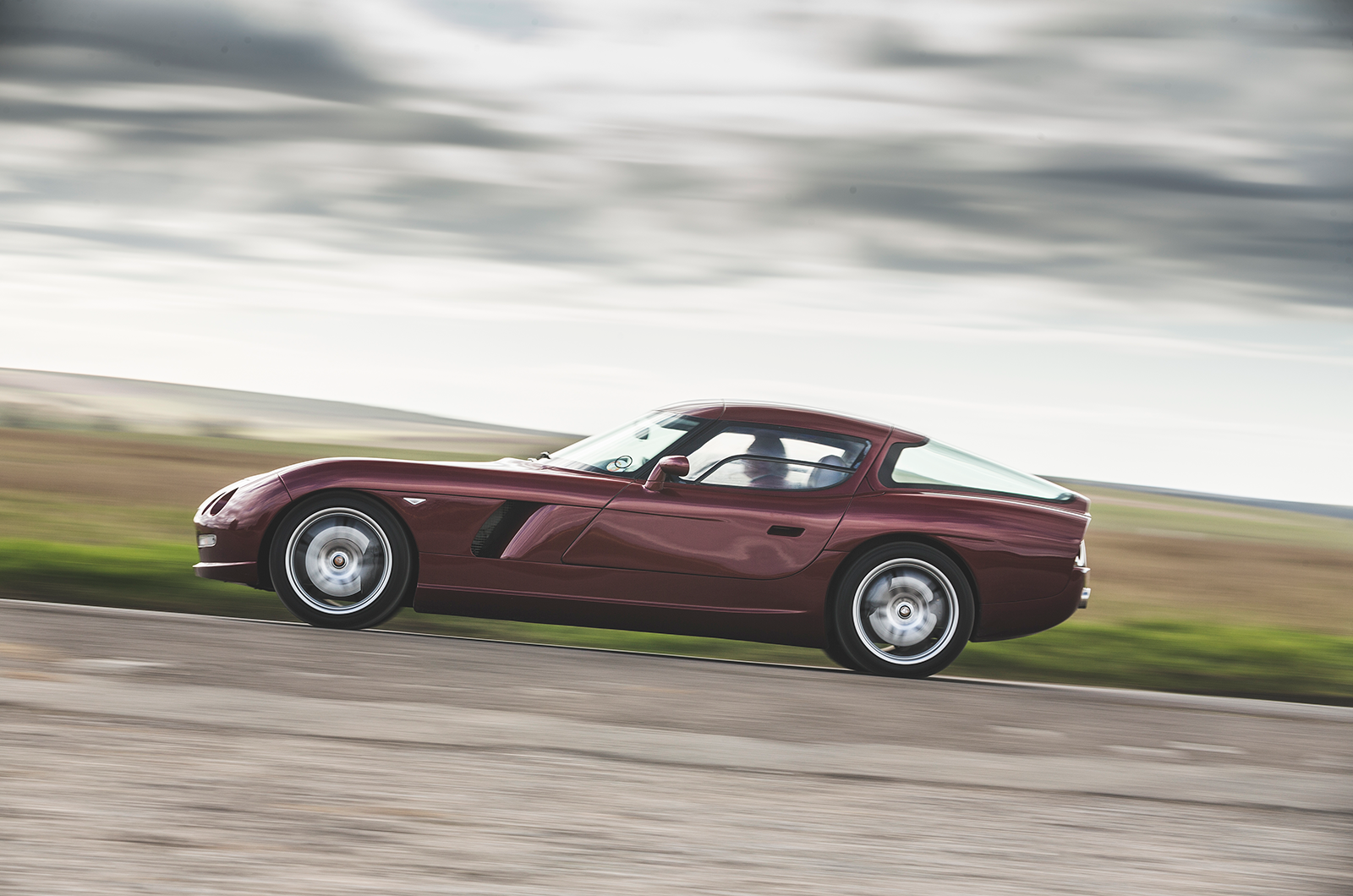 Classic & Sports Car – Double centurions: Mercedes-Benz SLR McLaren vs Bristol Fighter