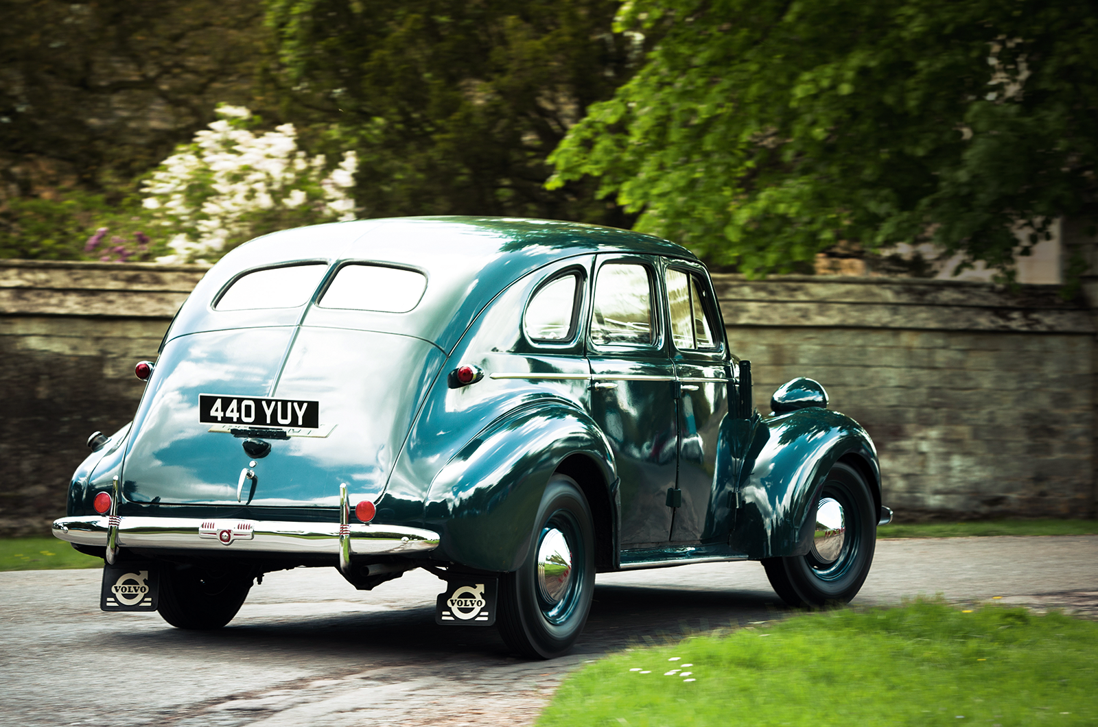 Classic & Sports Car – Driving the forgotten Volvo PV60