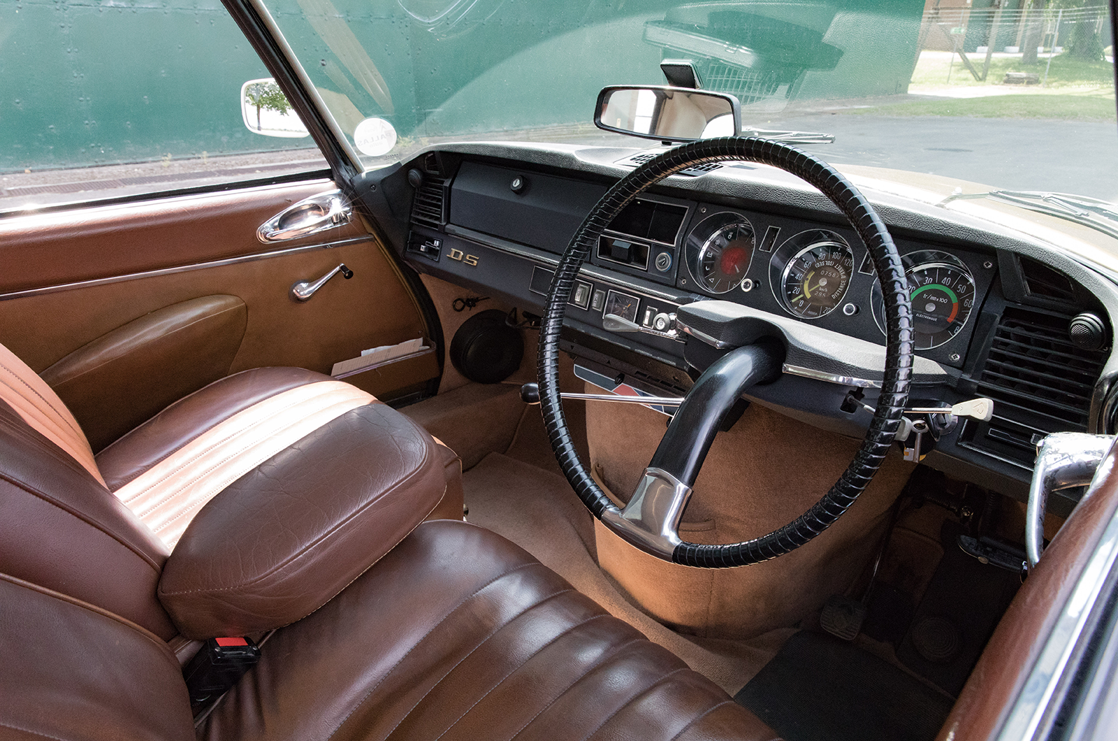 Classic & Sports Car – First electric Citroën DS revealed