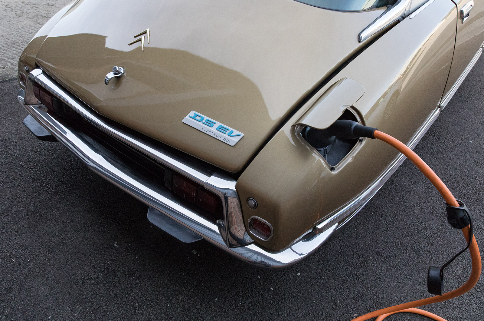 Classic & Sports Car – First electric Citroën DS revealed