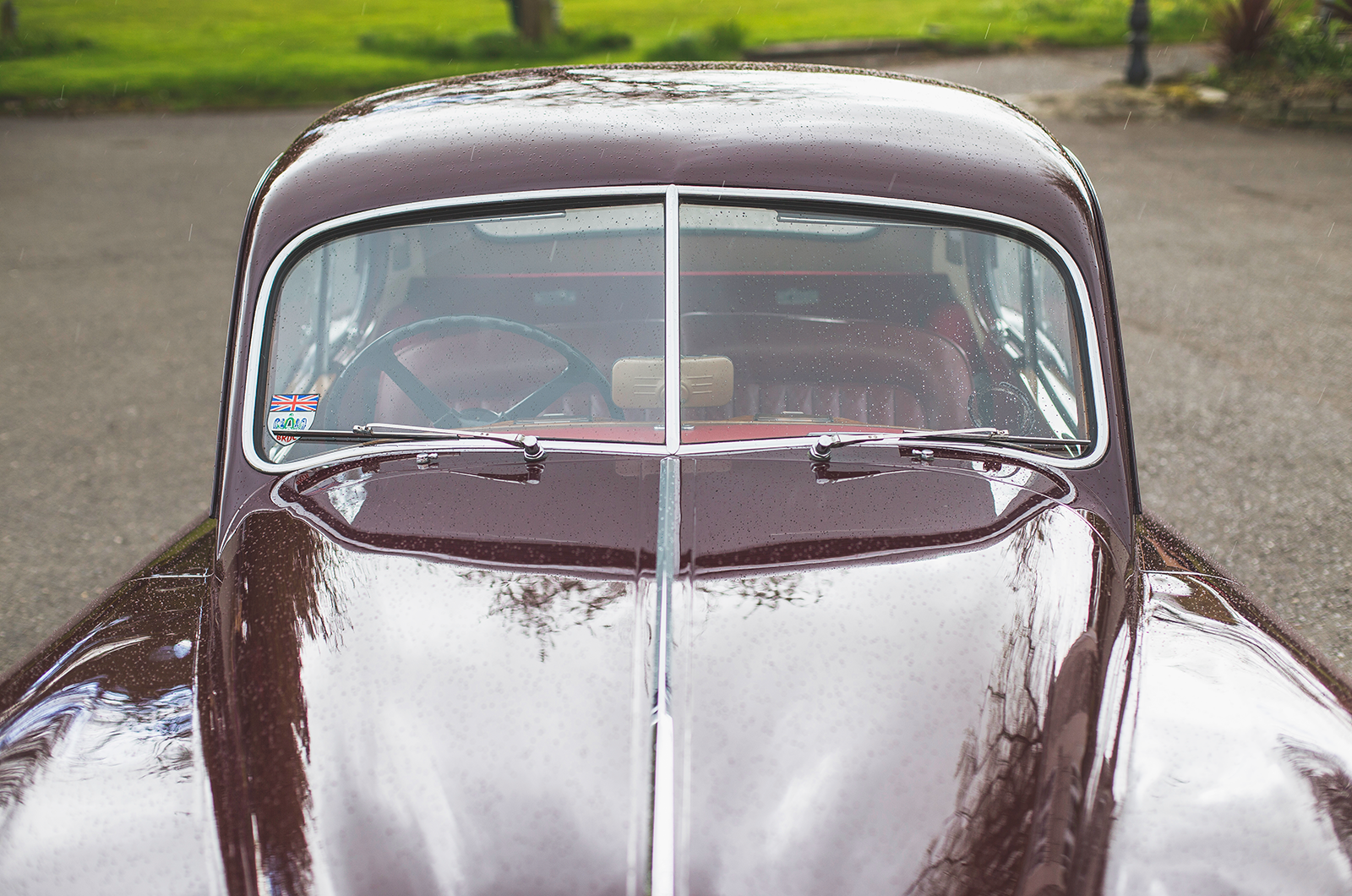 Classic & Sports Car – Restoring grandad’s Jaguar XK140