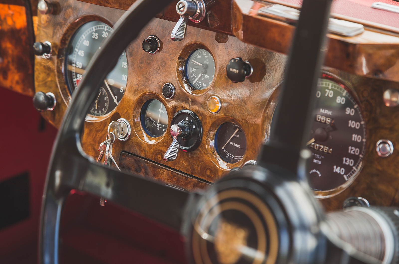 Classic & Sports Car – Restoring grandad’s Jaguar XK140