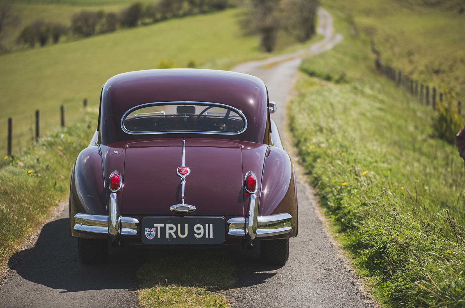 Classic & Sports Car – Restoring grandad’s Jaguar XK140