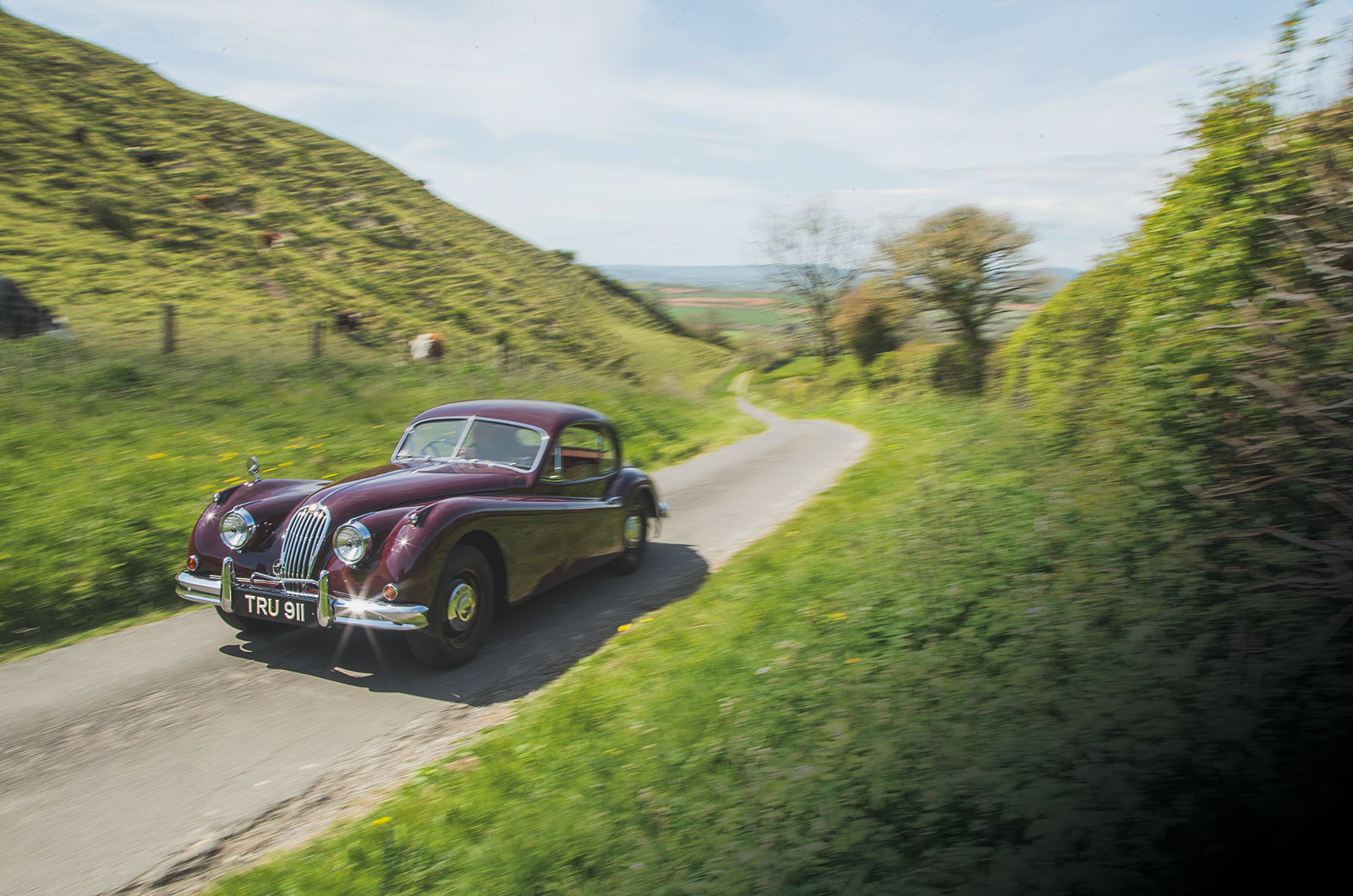 Classic & Sports Car – Restoring grandad’s Jaguar XK140