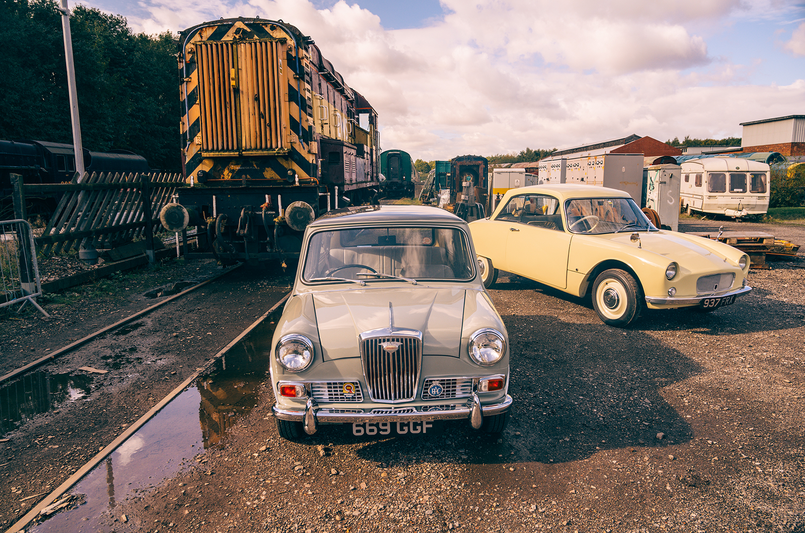 Classic & Sports Car – Wolseley Hornet vs Citroën Bijou: compacts with class