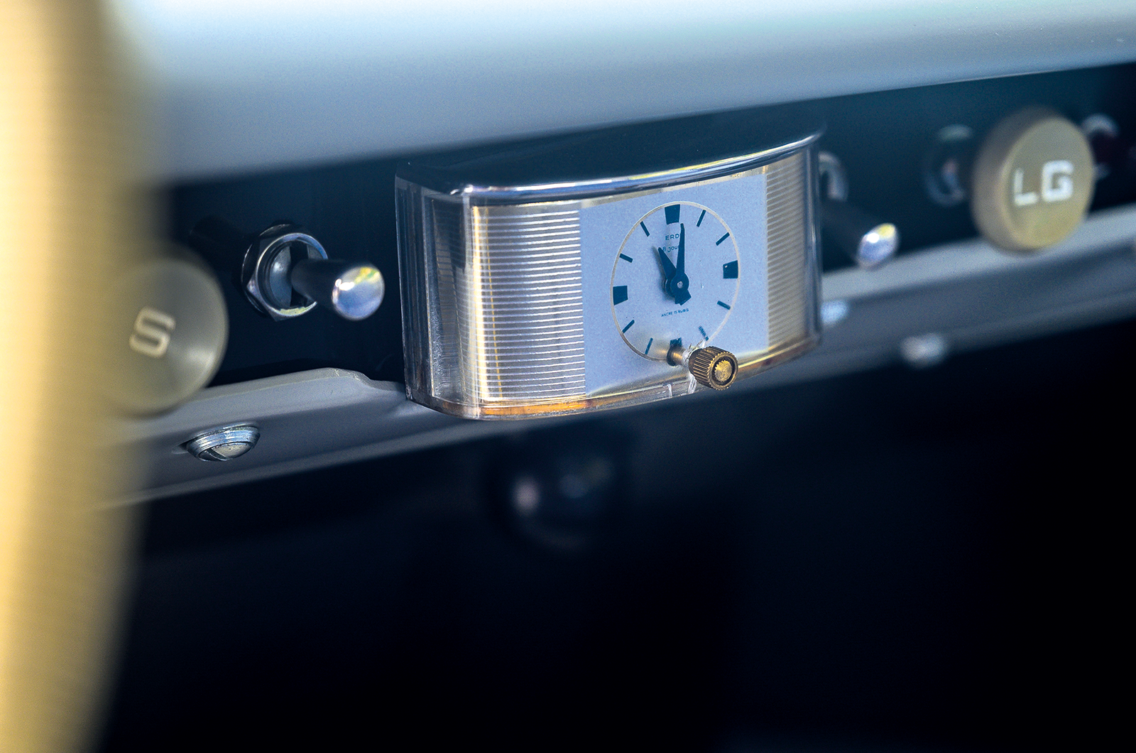 Classic & Sports Car – Citroën DS19: the green goddess