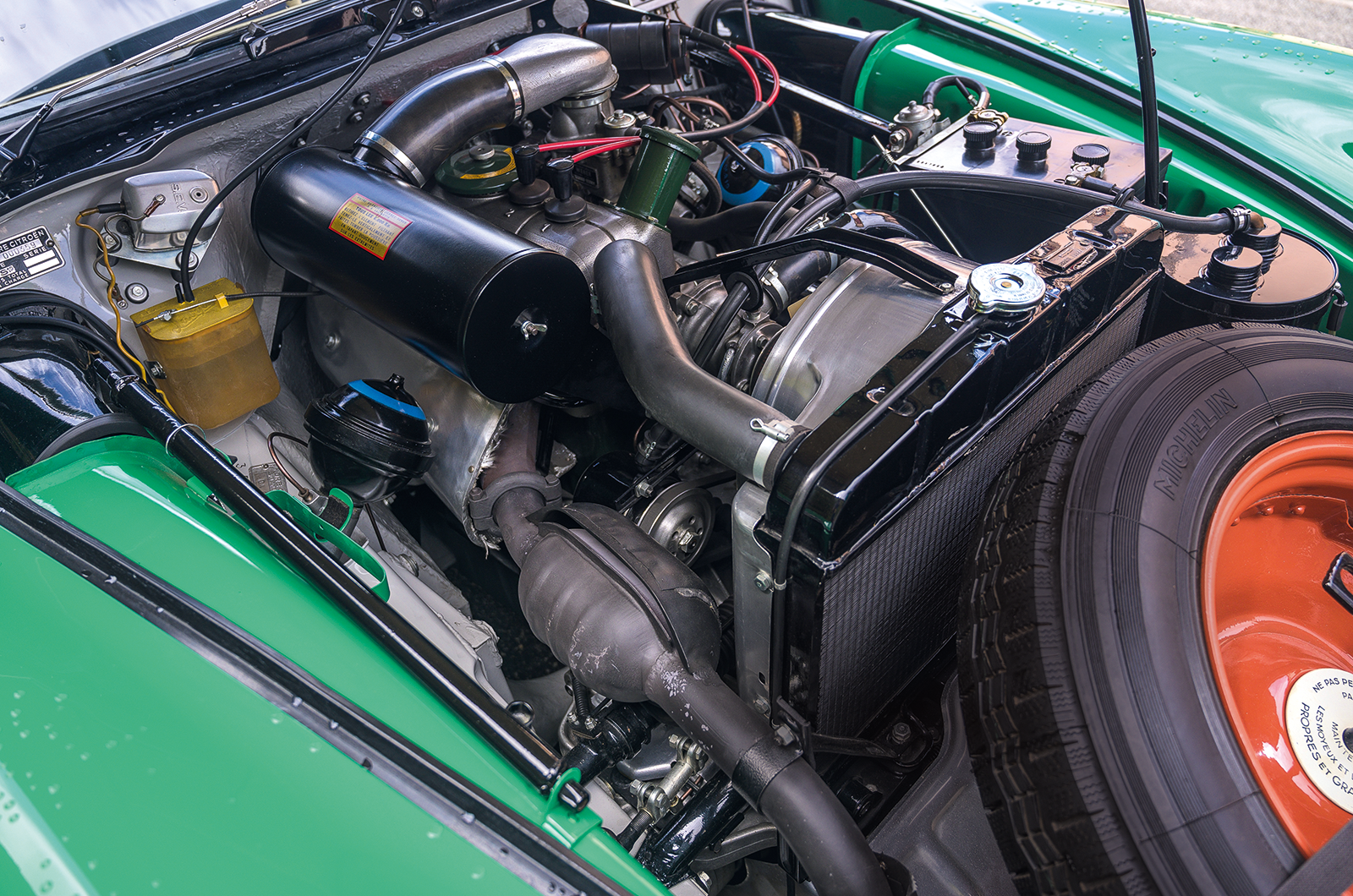 Classic & Sports Car – Citroën DS19: the green goddess