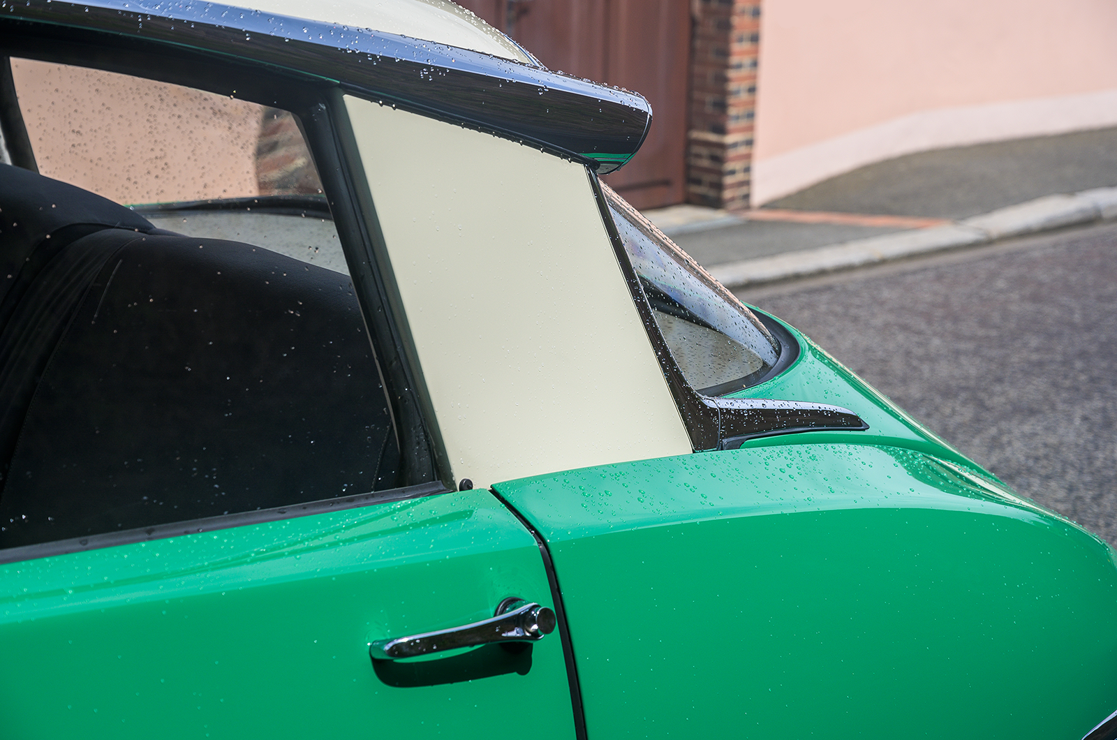 Classic & Sports Car – Citroën DS19: the green goddess