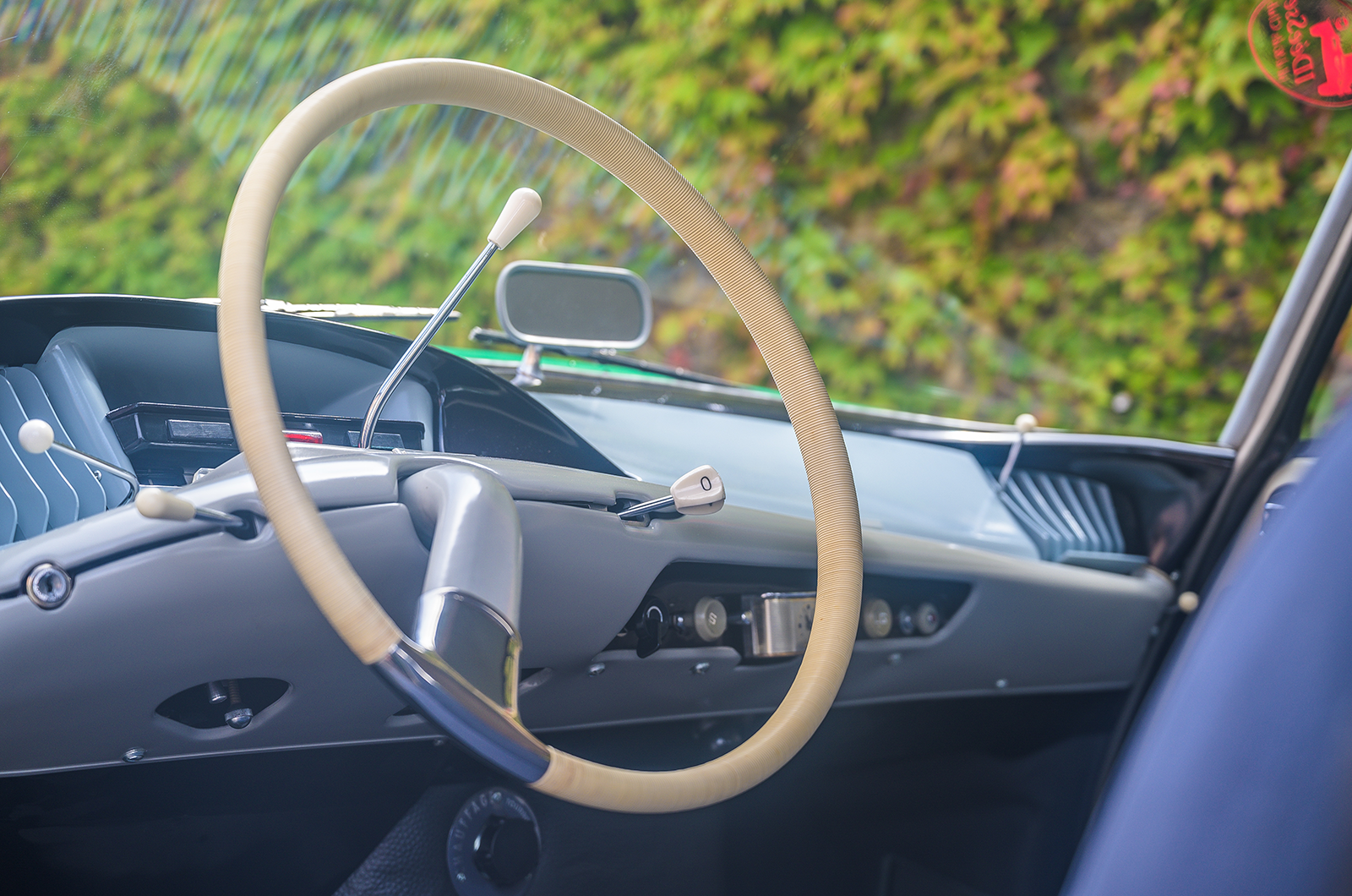 Classic & Sports Car – Citroën DS19: the green goddess