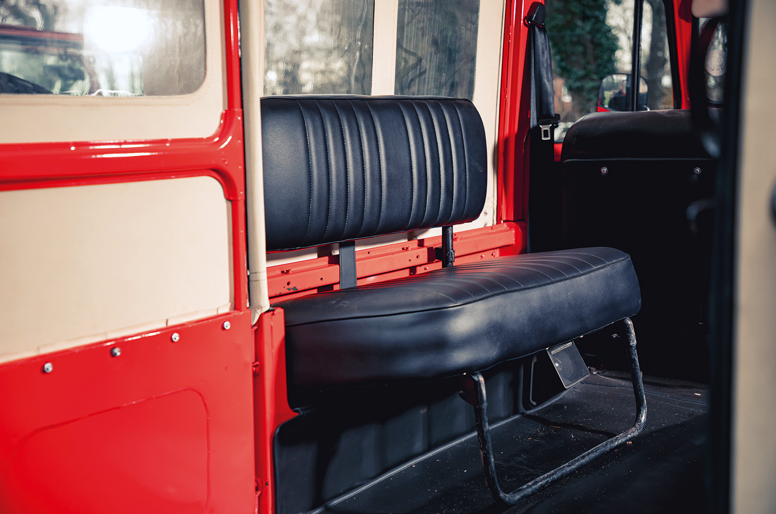 Classic & Sports Car – En vogue off road: Jeep CJ-7 vs Toyota FJ40