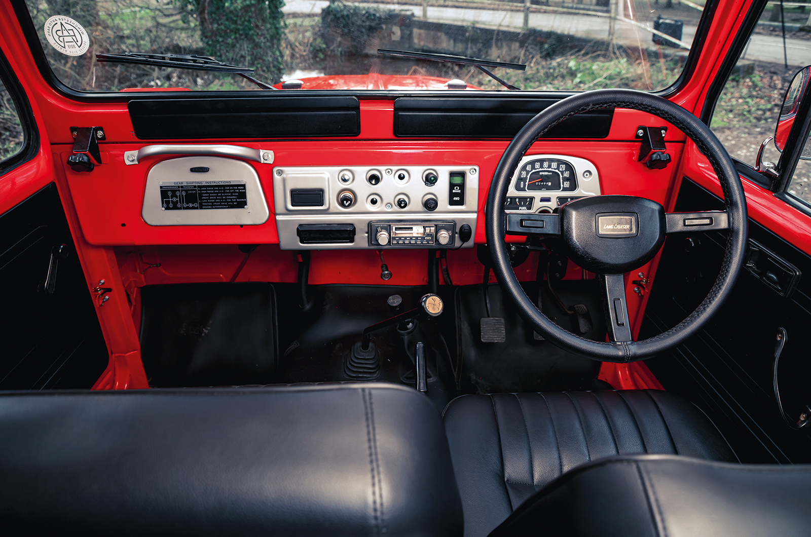 Classic & Sports Car – En vogue off road: Jeep CJ-7 vs Toyota FJ40