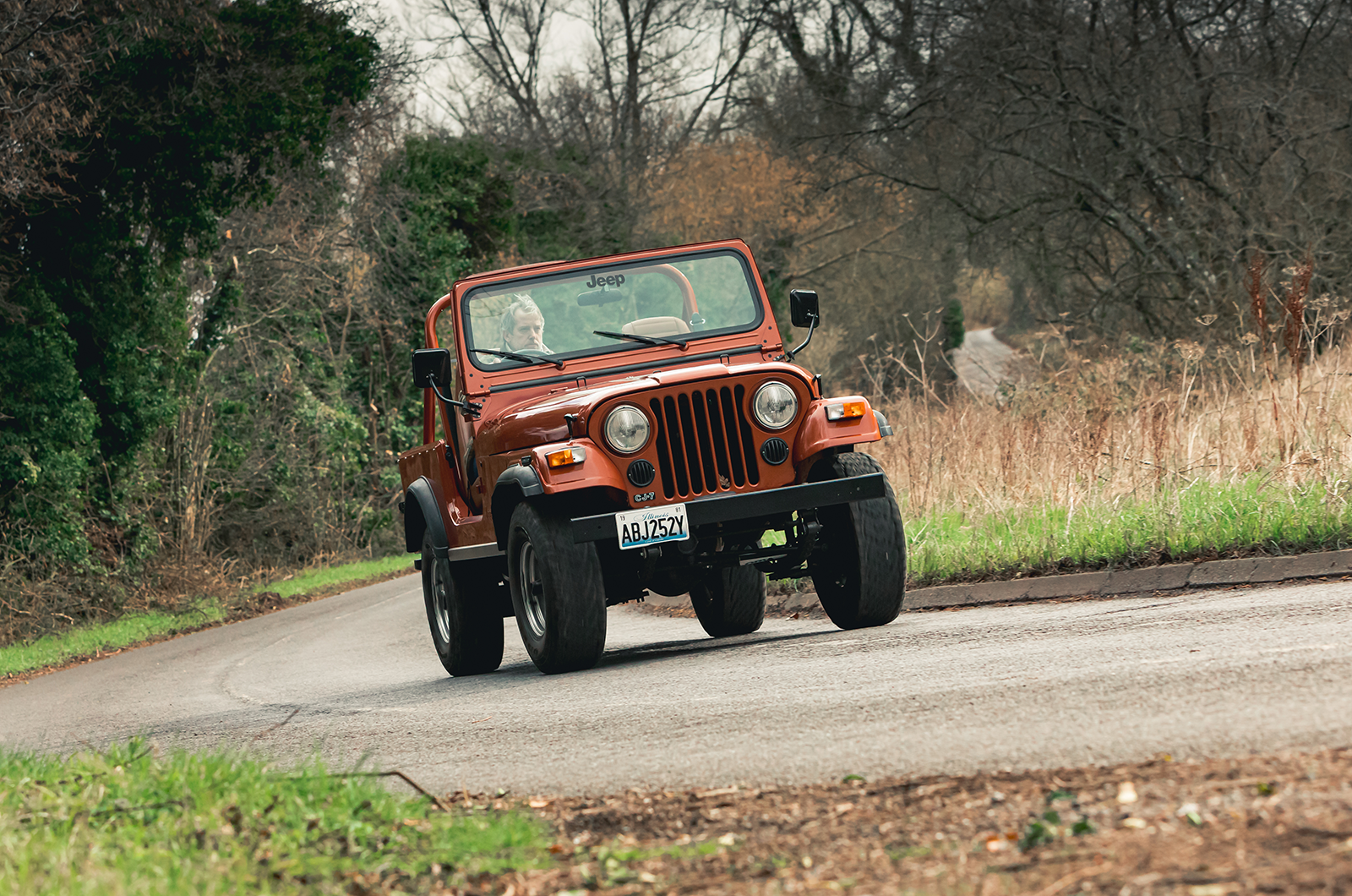 Classic & Sports Car – En vogue off road: Jeep CJ-7 vs Toyota FJ40