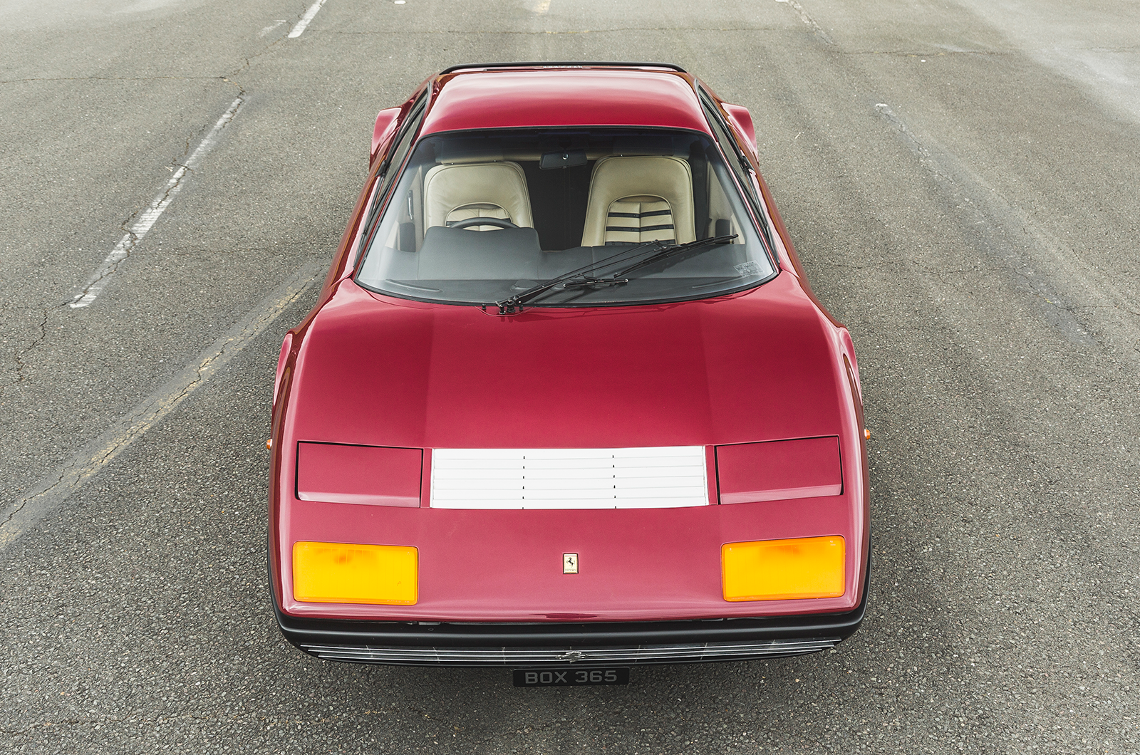 Classic & Sports Car – Supercar legends: Ferrari 365GT4 Berlinetta Boxer fights Maserati Bora for Modena supremacy