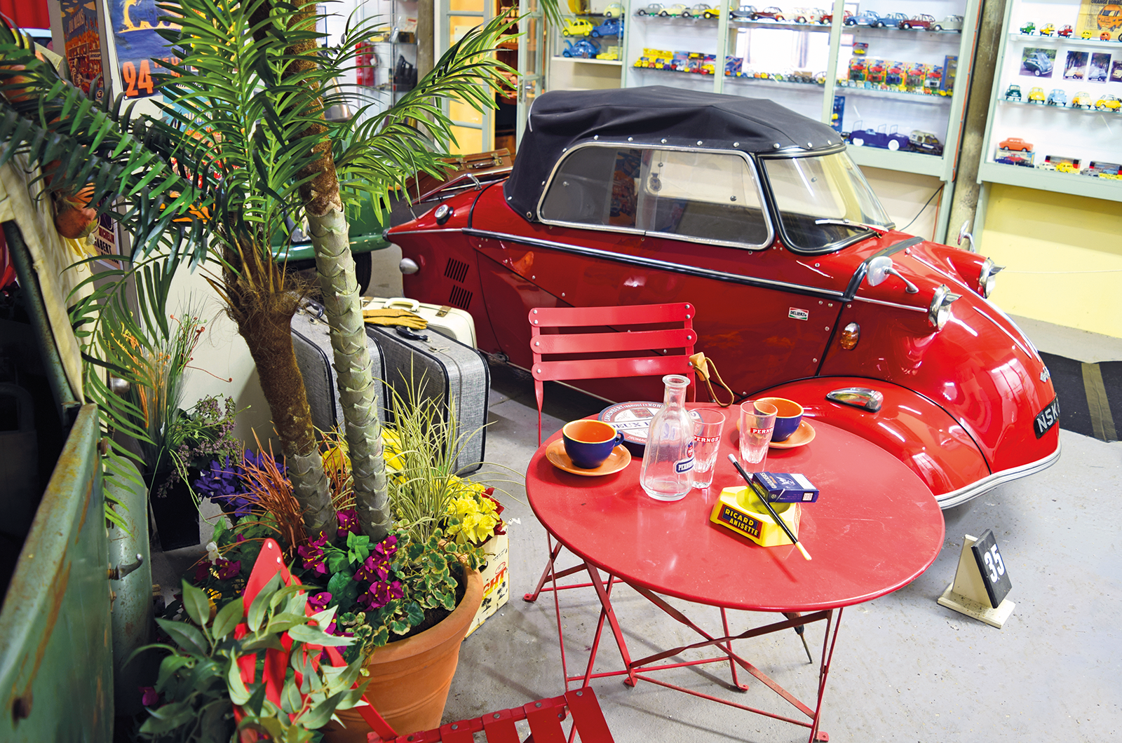 Classic & Sports Car – Classic shrine: The National Bubble and Microcar Museum