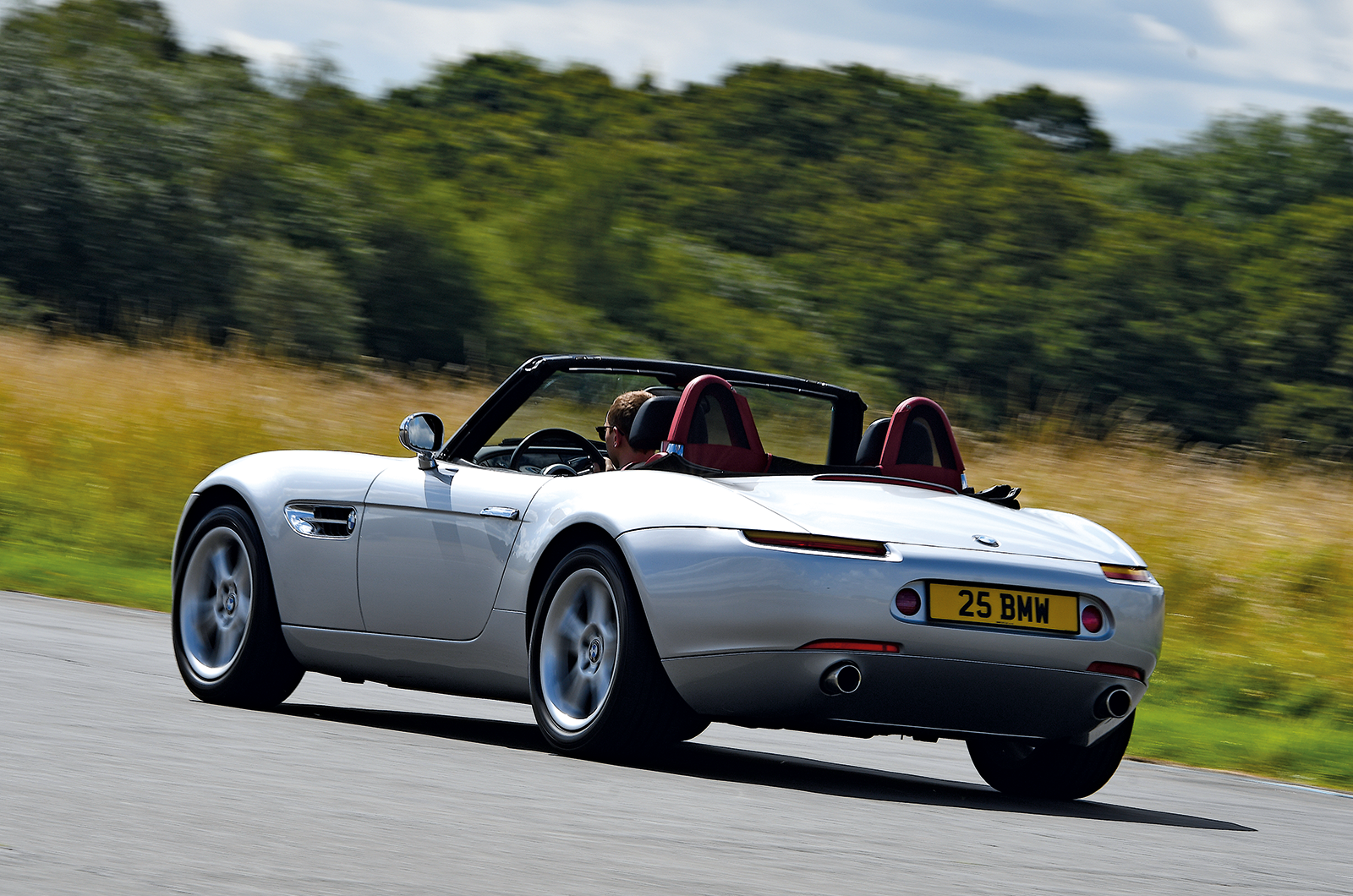 Classic & Sports Car – Bond’s BMWs: Z3, Z8 and 750iL on track