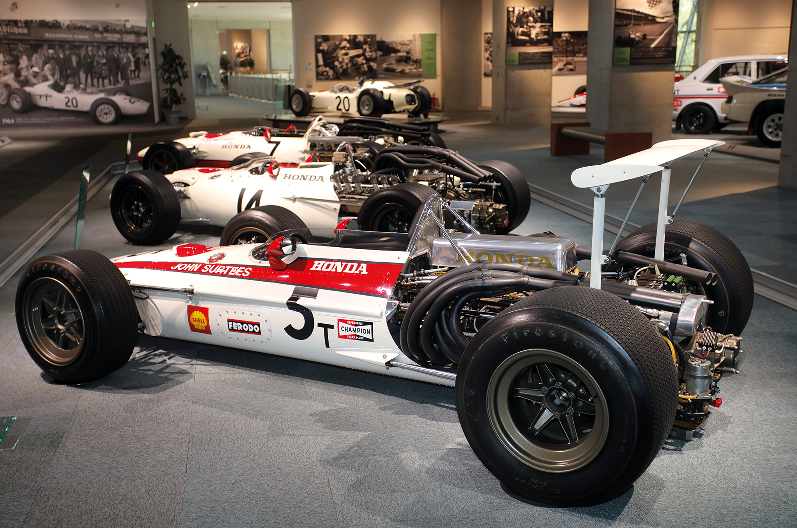 Classic & Sports Car – Classic shrine: Honda Collection Hall