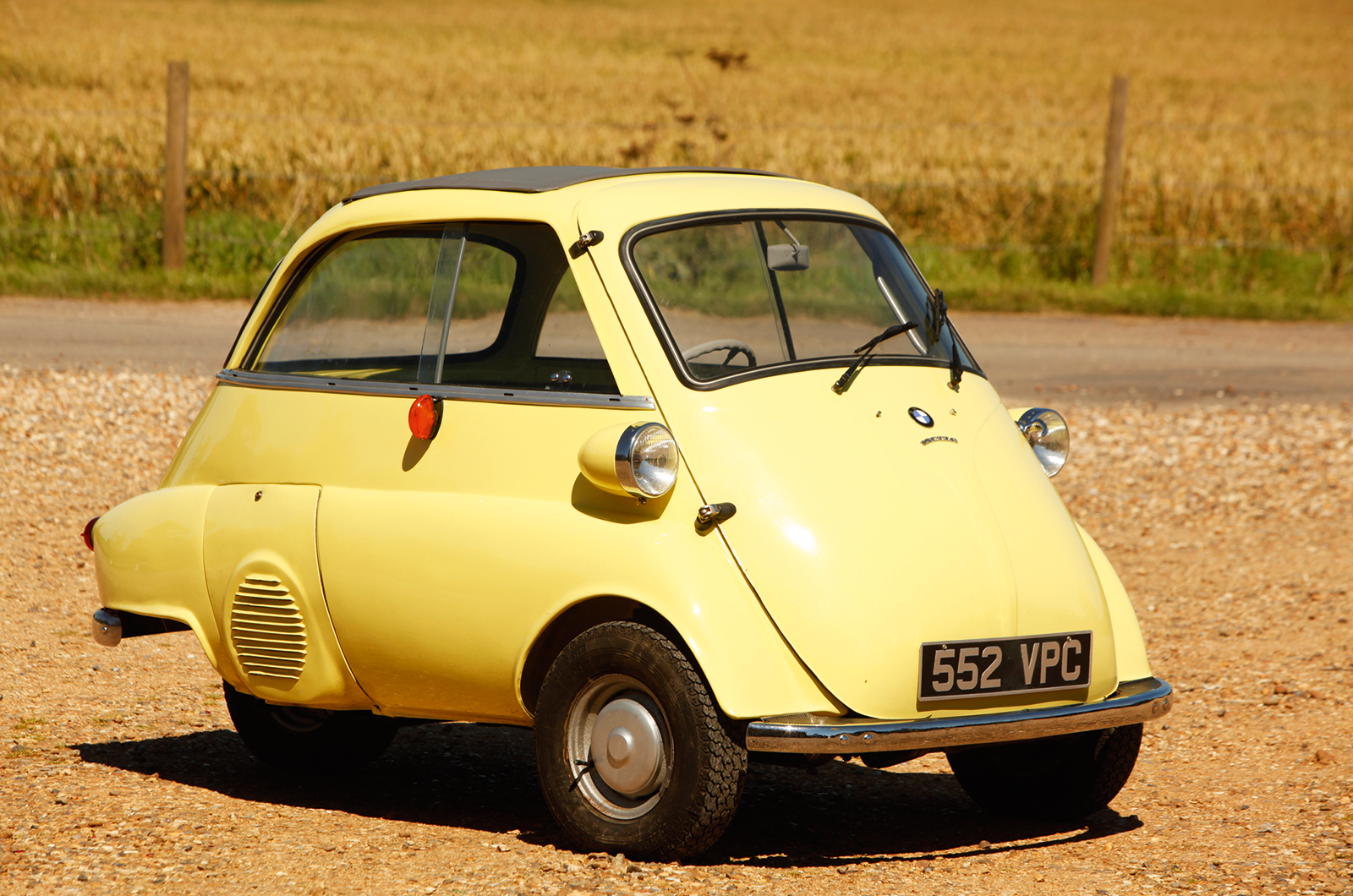 Classic & Sports Car – Iso’s awesome V8 family: Grifo, Rivolta, Lele and Fidia