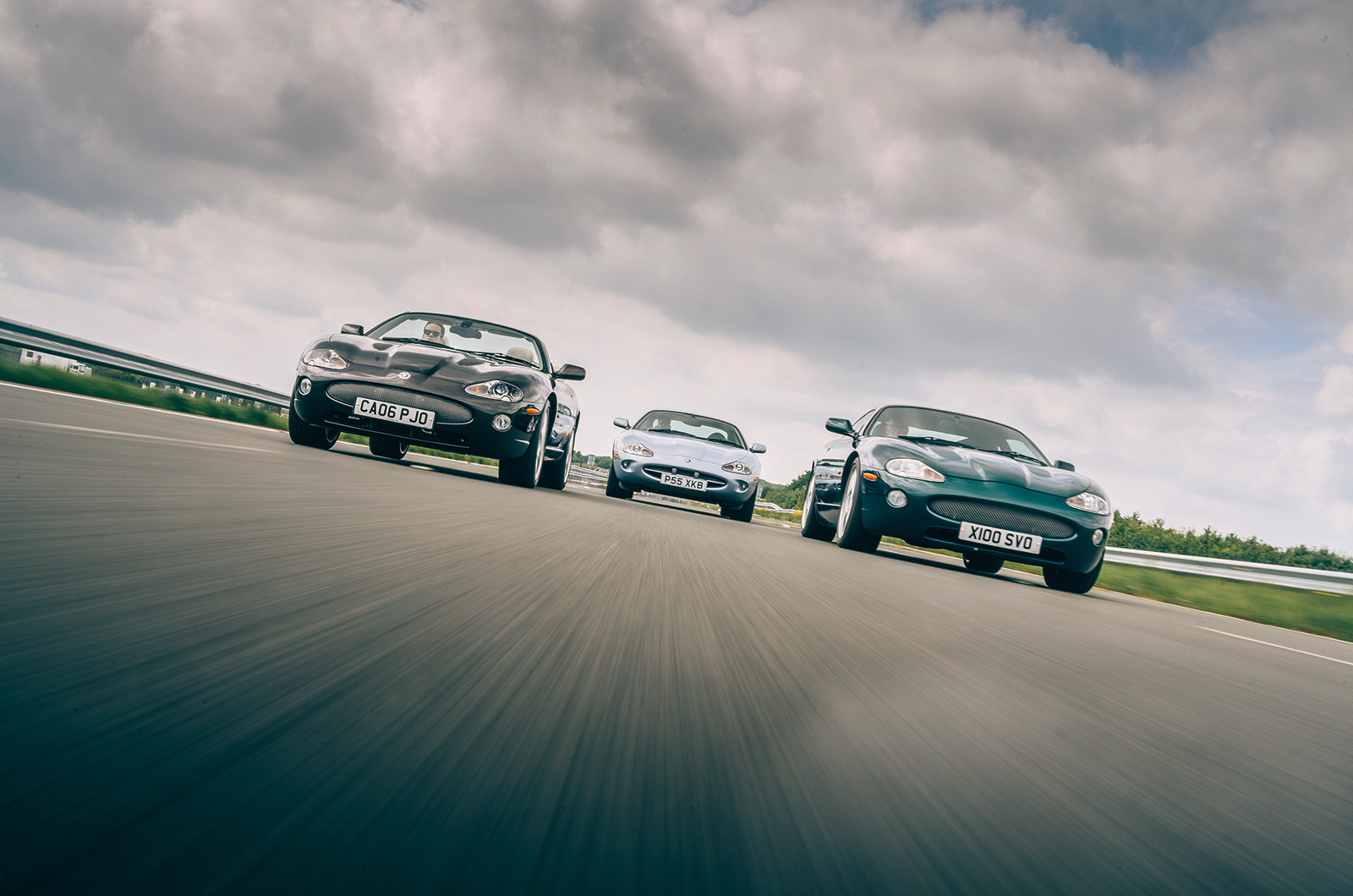 Classic & Sports Car – Big cat rescue: the Jaguar X100 at 25