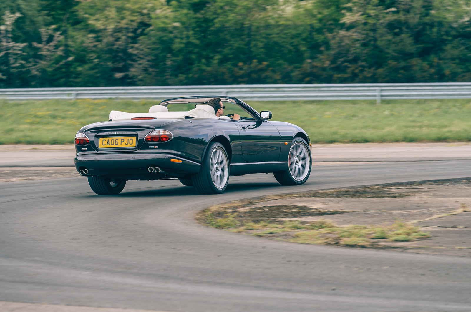 Classic & Sports Car – Big cat rescue: the Jaguar X100 at 25