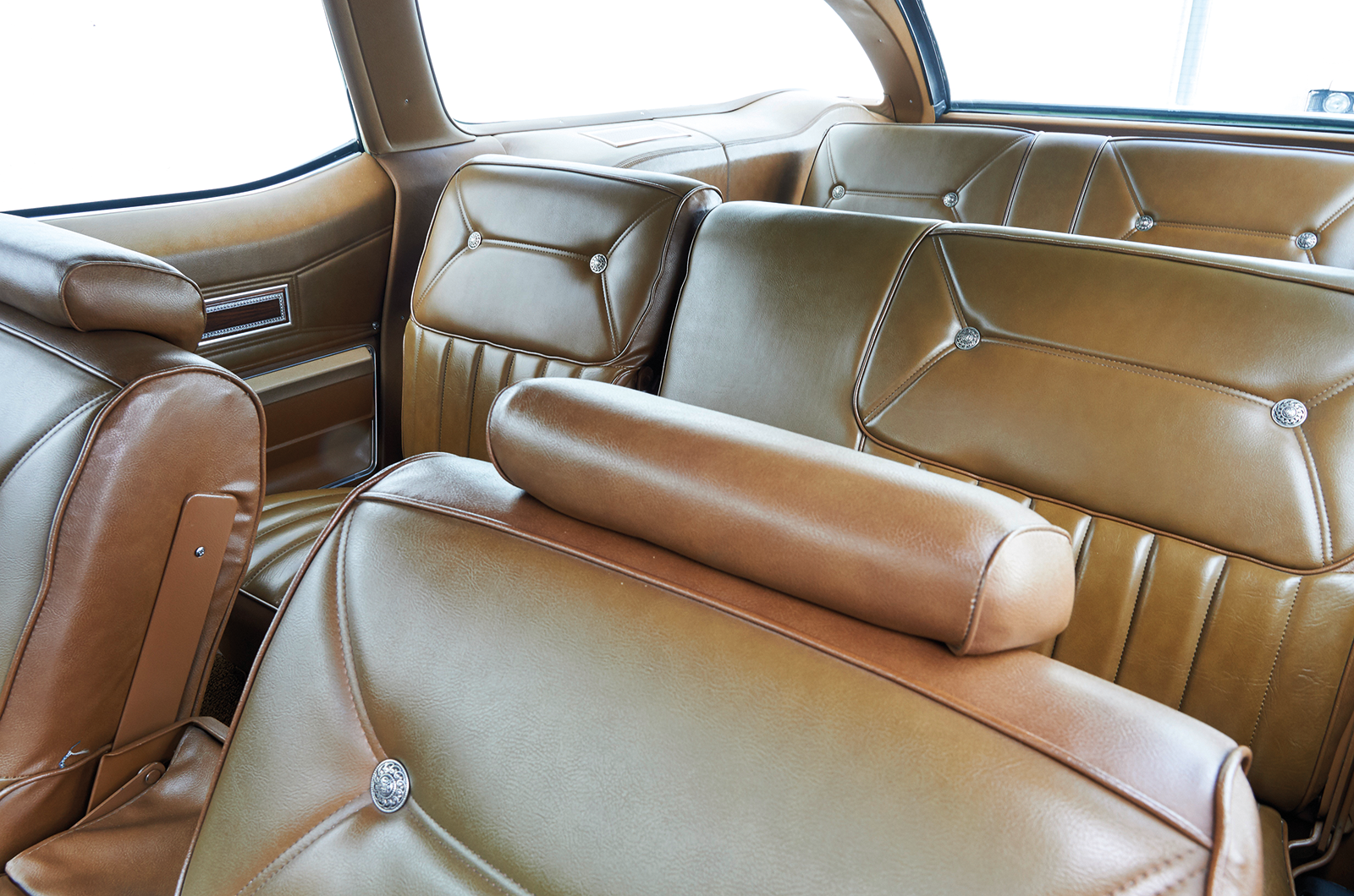 Classic & Sports Car – United estates: Buick Estate Wagon, Chrysler Town & Country and Ford Country Squire