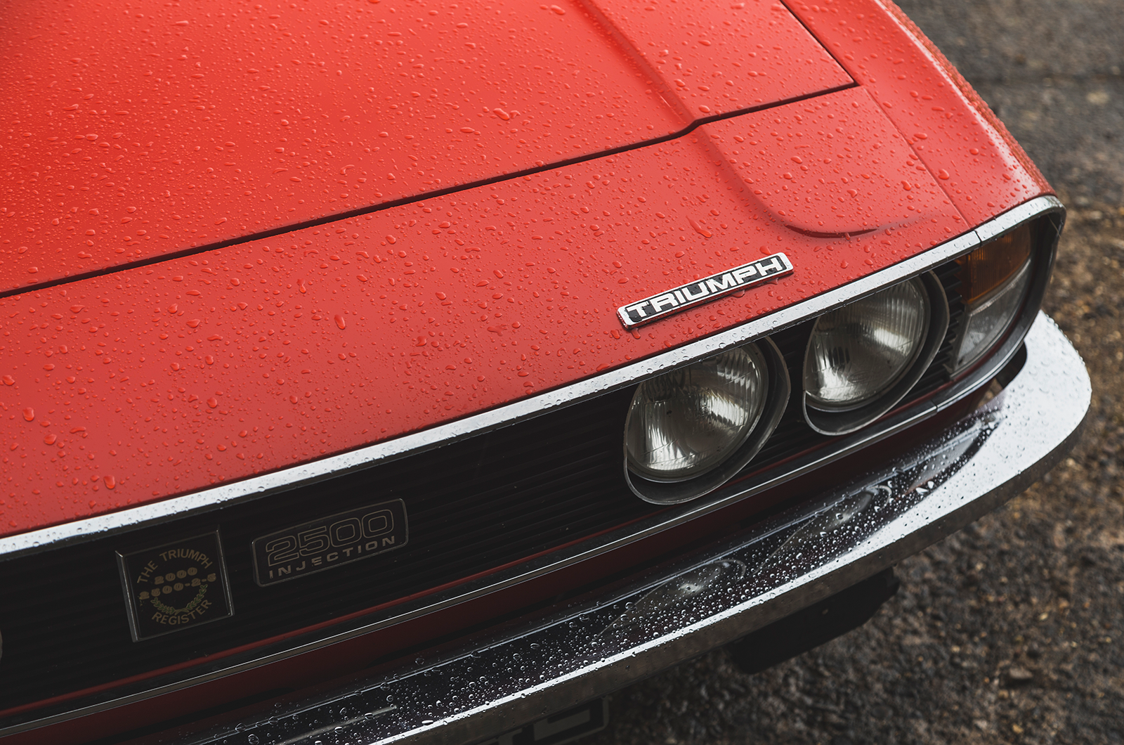 Classic & Sports Car – Saloon bar brawn: Rover P6 3500S vs Triumph 2.5 PI MkII