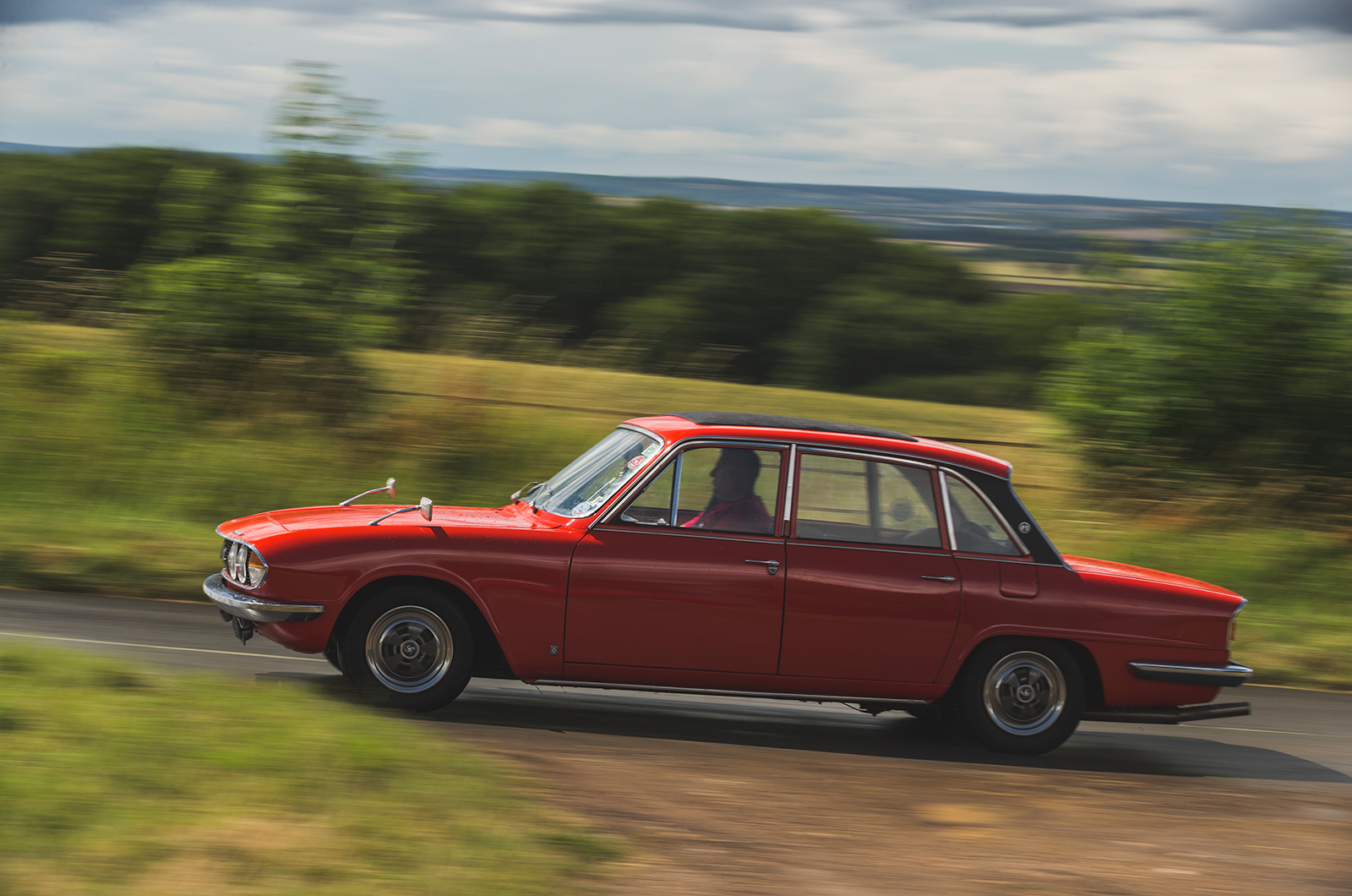 Classic & Sports Car – Saloon bar brawn: Rover P6 3500S vs Triumph 2.5 PI MkII