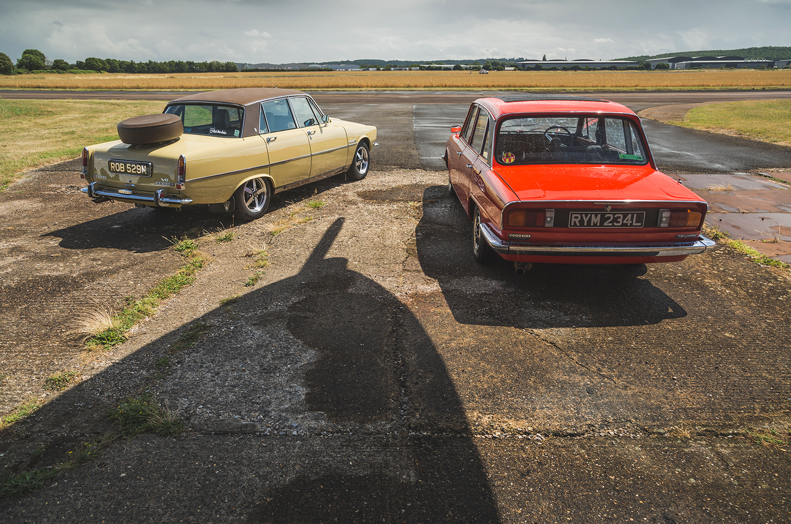 Classic & Sports Car – Saloon bar brawn: Rover P6 3500S vs Triumph 2.5 PI MkII