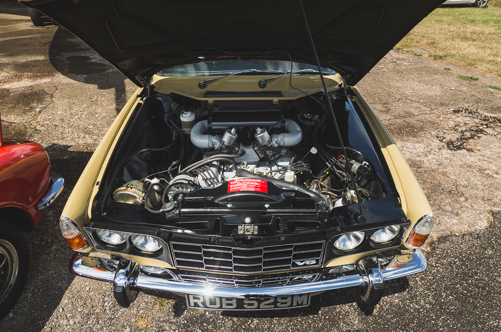 Classic & Sports Car – Saloon bar brawn: Rover P6 3500S vs Triumph 2.5 PI MkII