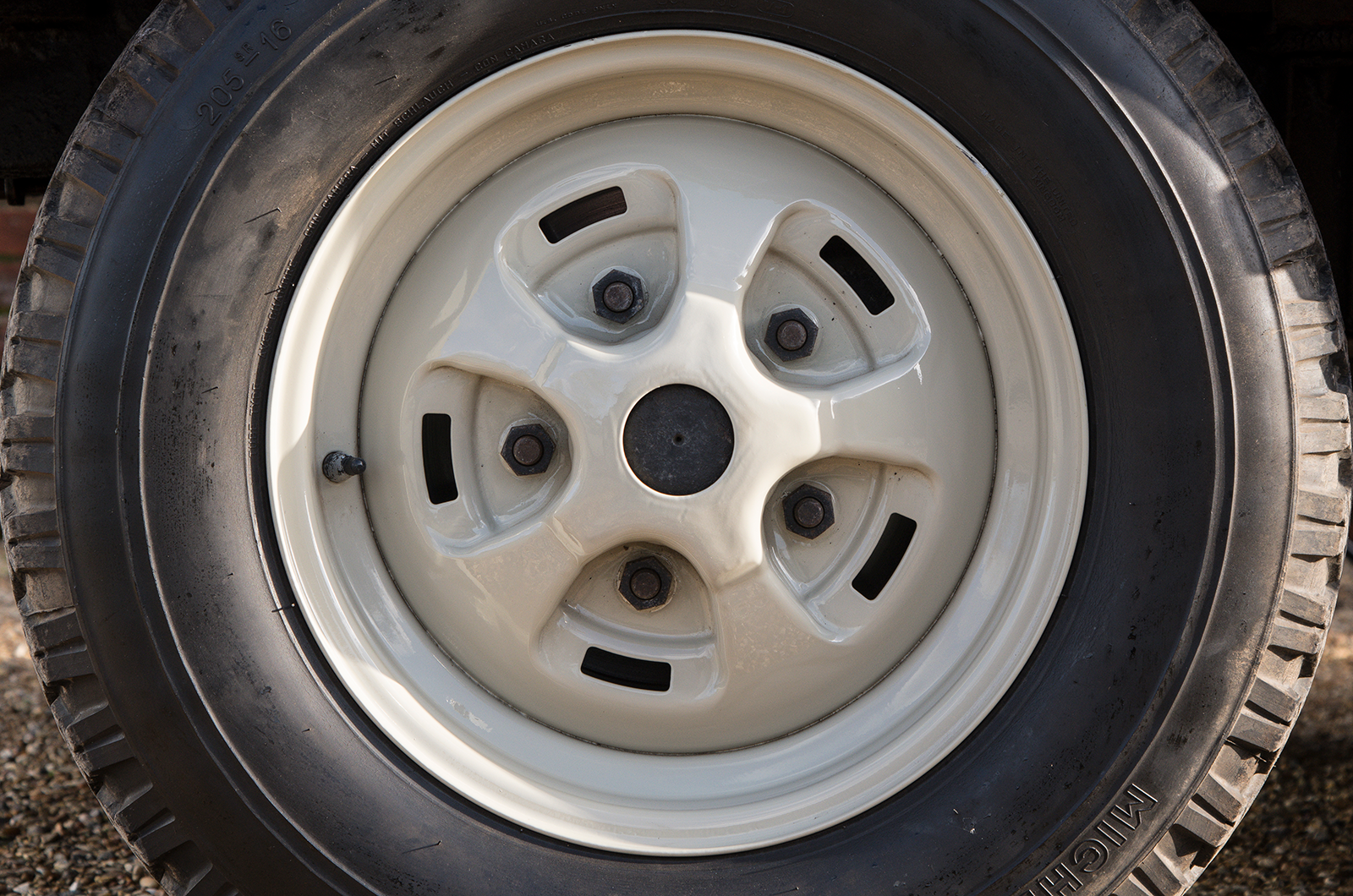 Classic & Sports Car – Flat-out in a unique rally Range Rover