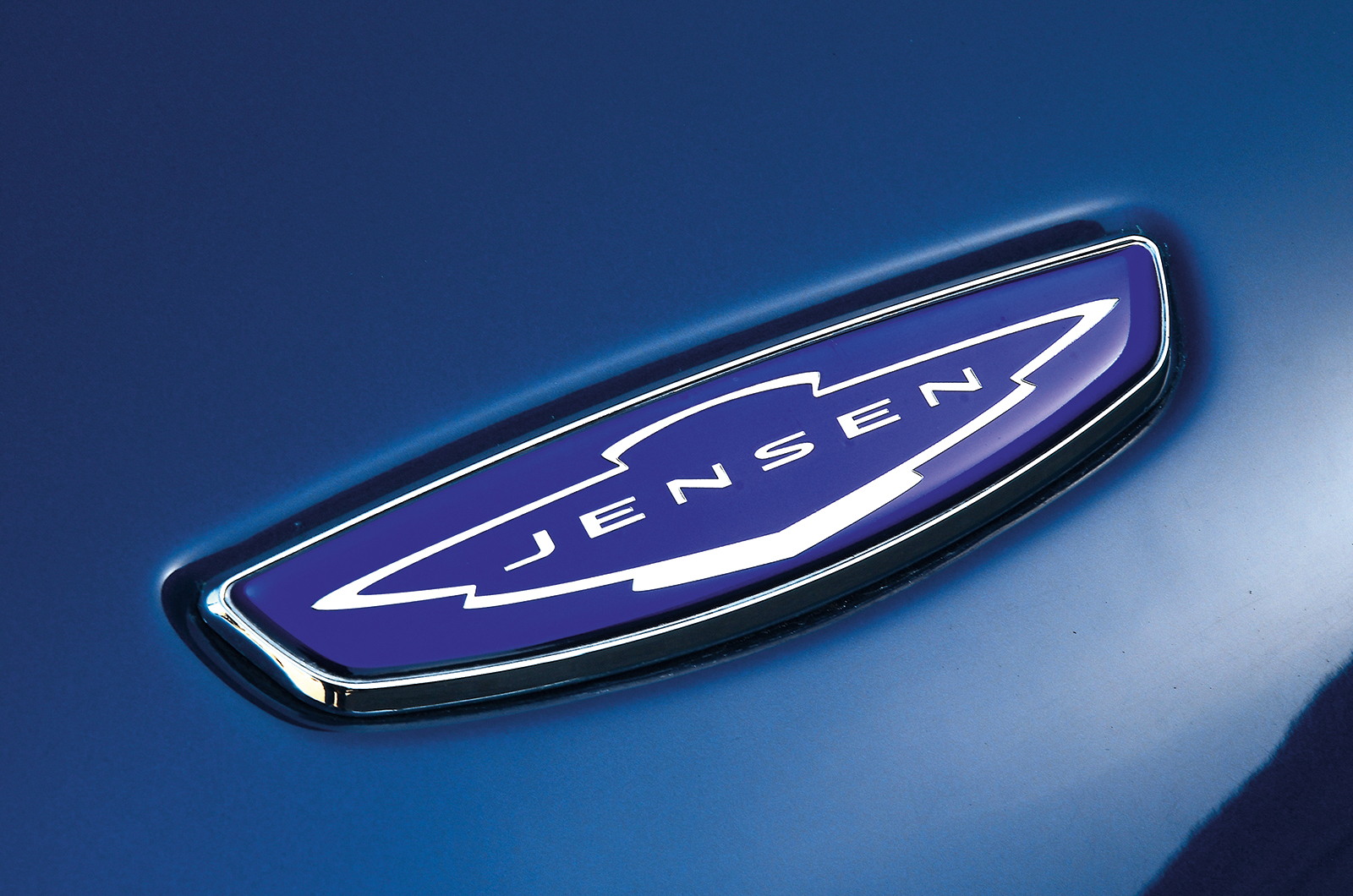 Classic & Sports Car – Old dogs, new quicks: Morgan Aero 8 and Jensen S-V8