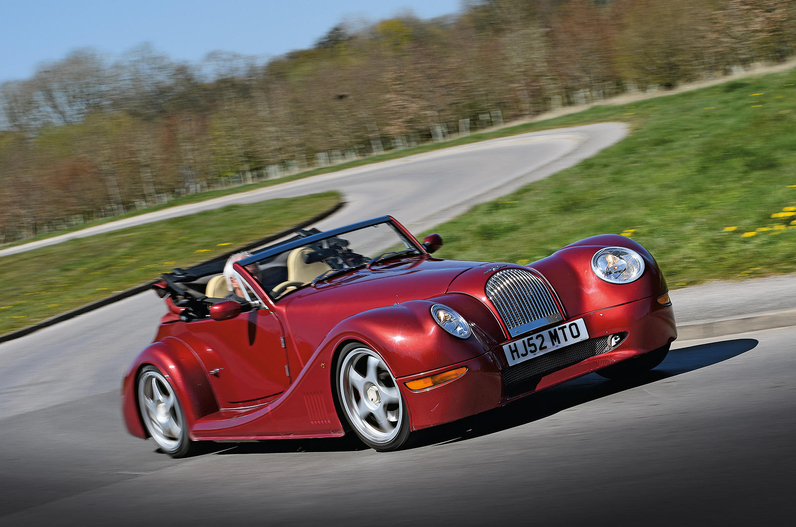 Classic & Sports Car – Old dogs, new quicks: Morgan Aero 8 and Jensen S-V8